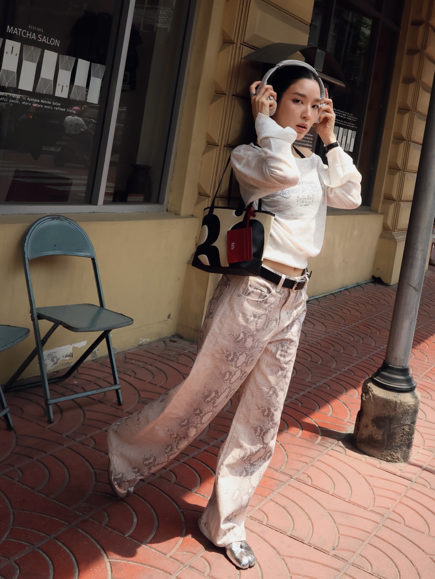 โม - มนชนก แสงฉายเพียงเพ็ญ