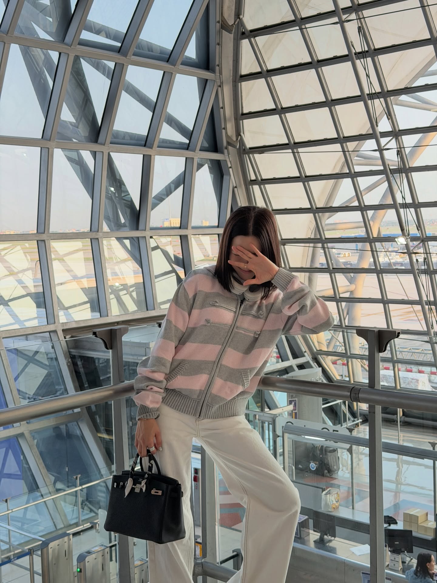 โม - มนชนก แสงฉายเพียงเพ็ญ