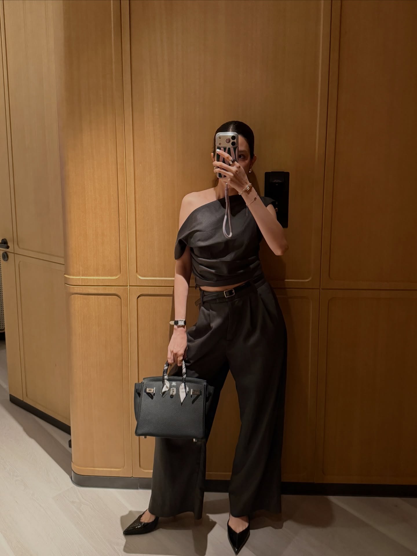 โม - มนชนก แสงฉายเพียงเพ็ญ