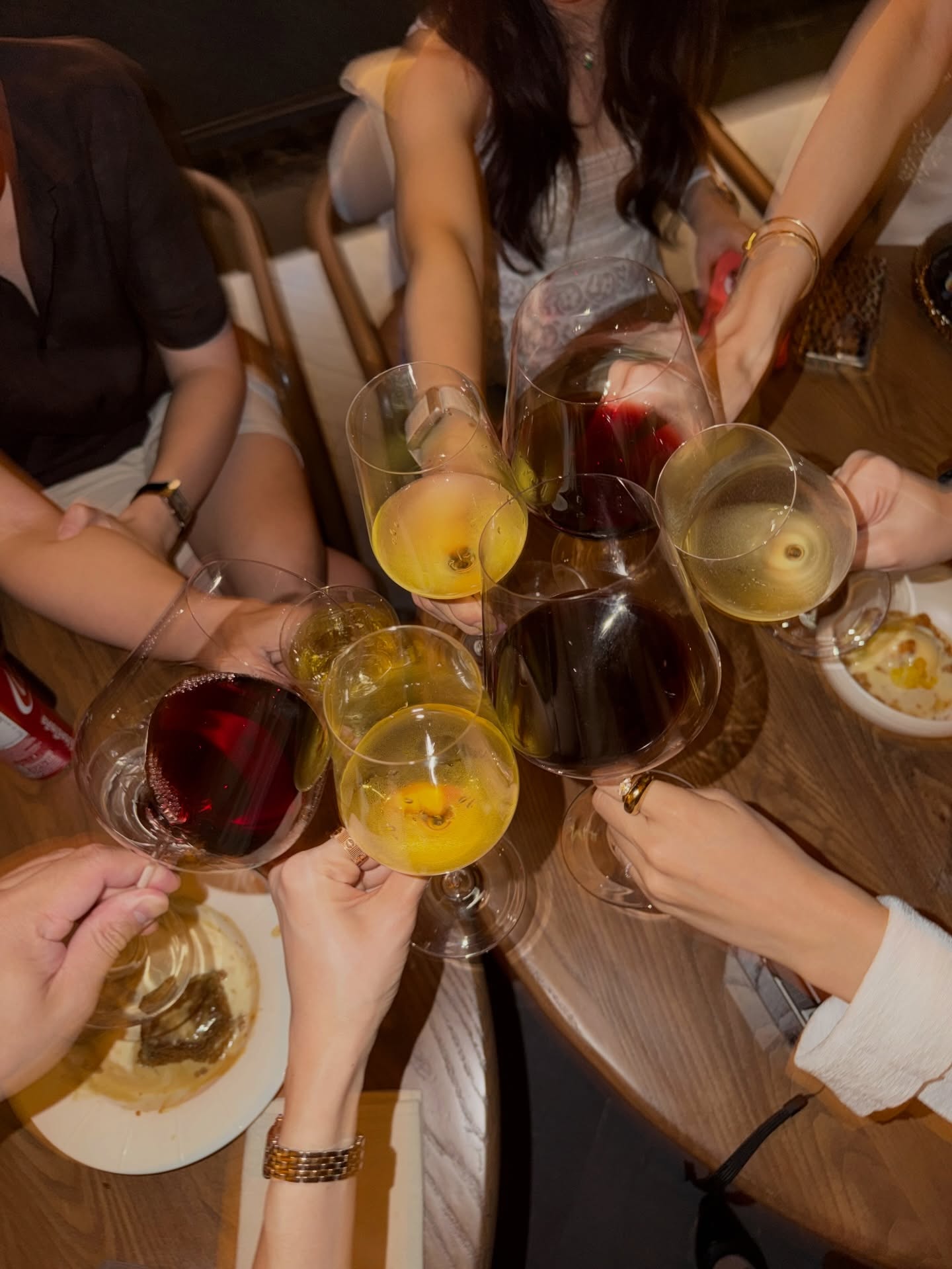 โม - มนชนก แสงฉายเพียงเพ็ญ