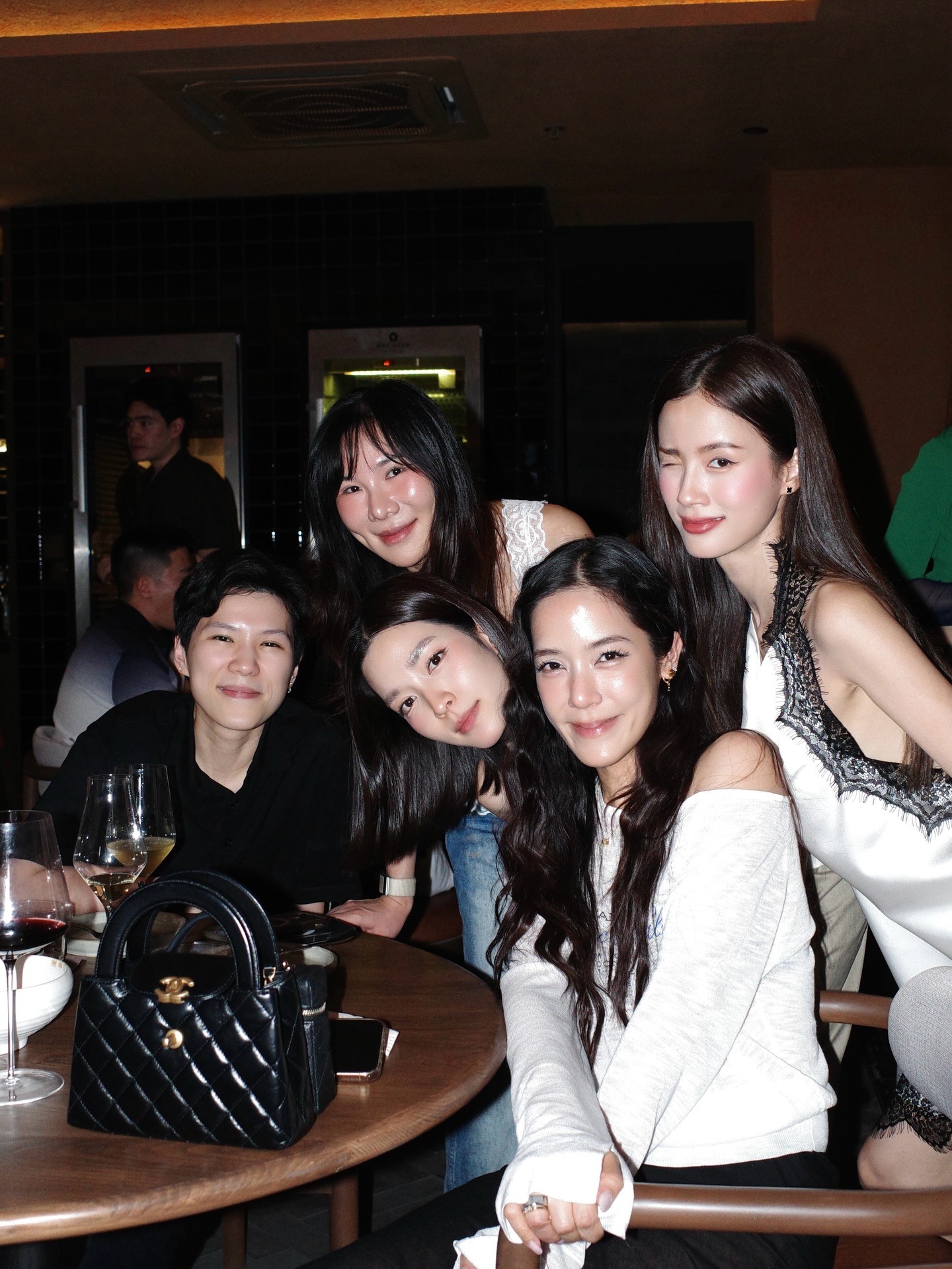 โม - มนชนก แสงฉายเพียงเพ็ญ