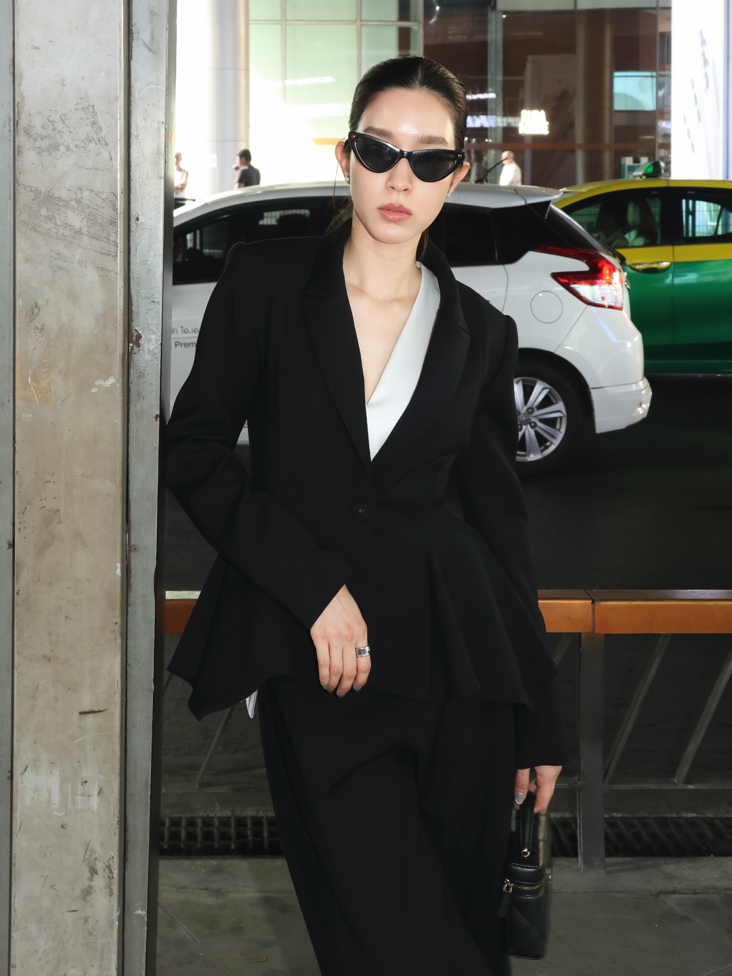 โม - มนชนก แสงฉายเพียงเพ็ญ