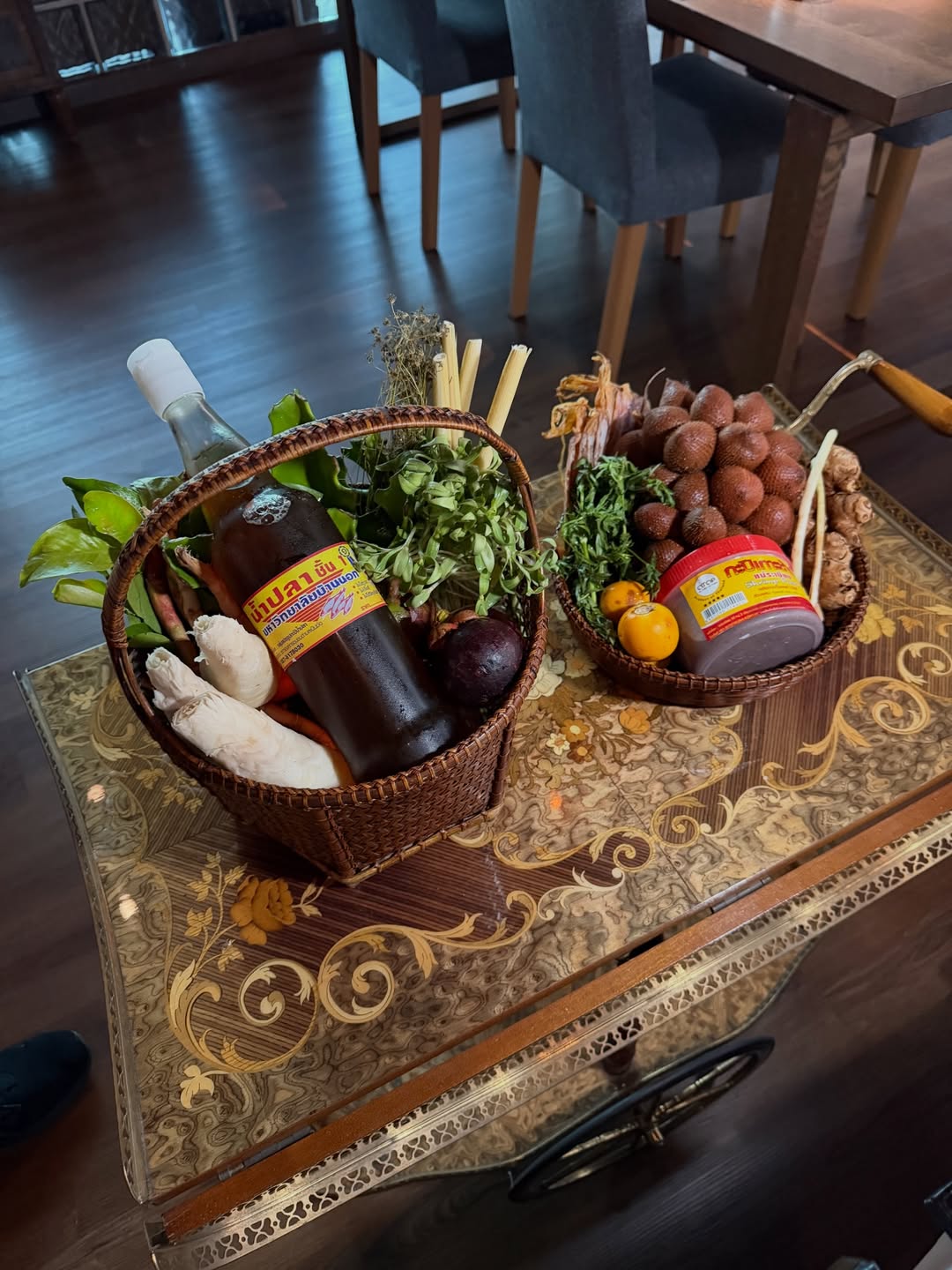 โม - มนชนก แสงฉายเพียงเพ็ญ