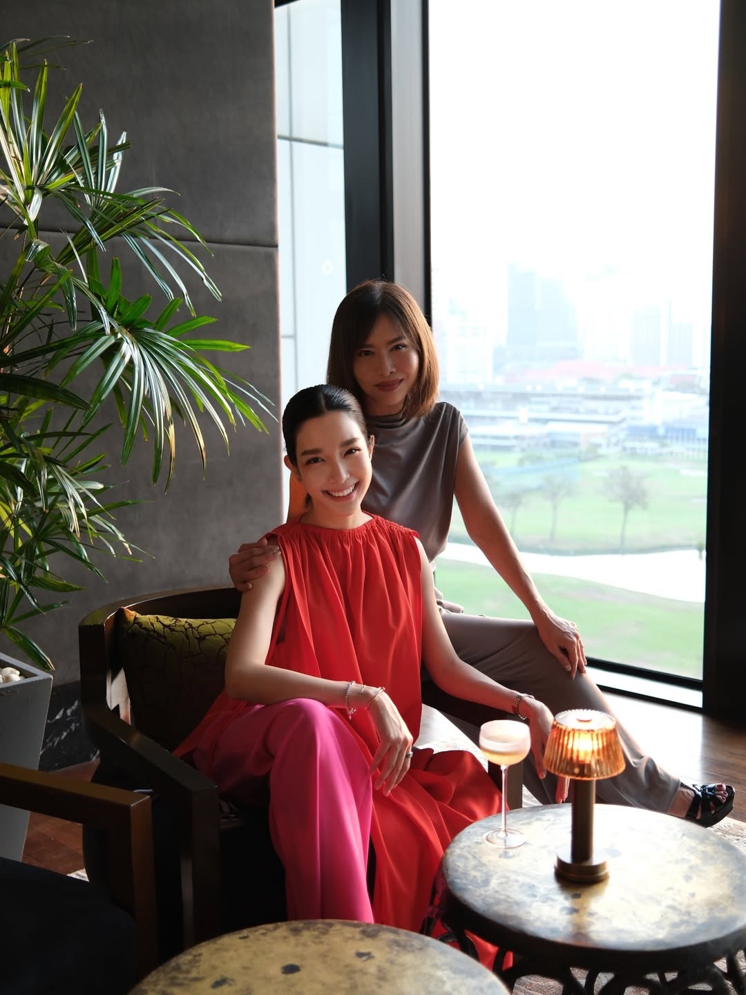 โม - มนชนก แสงฉายเพียงเพ็ญ