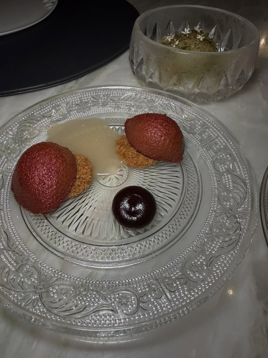 โม - มนชนก แสงฉายเพียงเพ็ญ