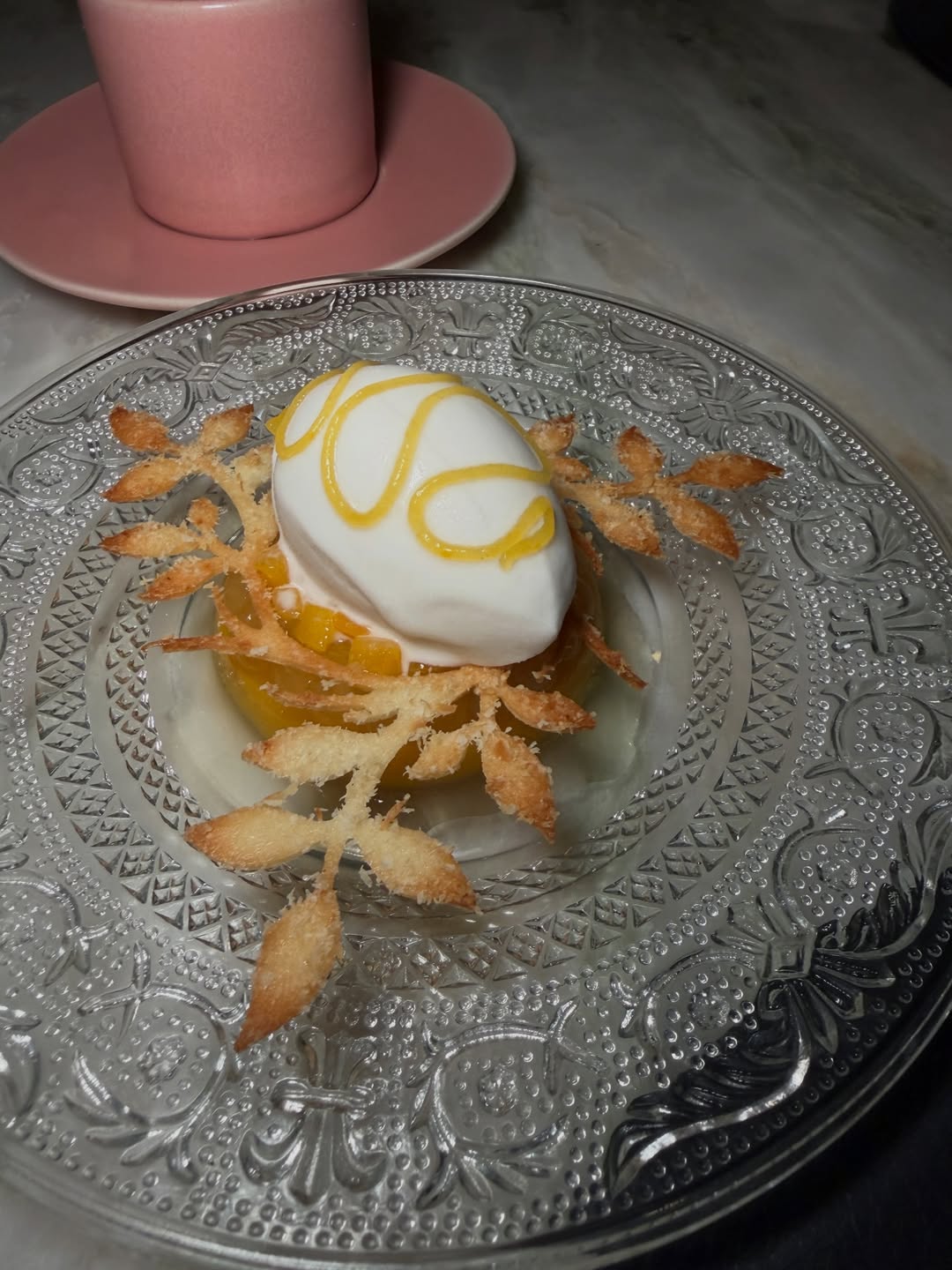 โม - มนชนก แสงฉายเพียงเพ็ญ