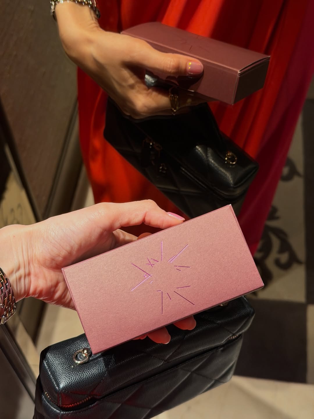 โม - มนชนก แสงฉายเพียงเพ็ญ