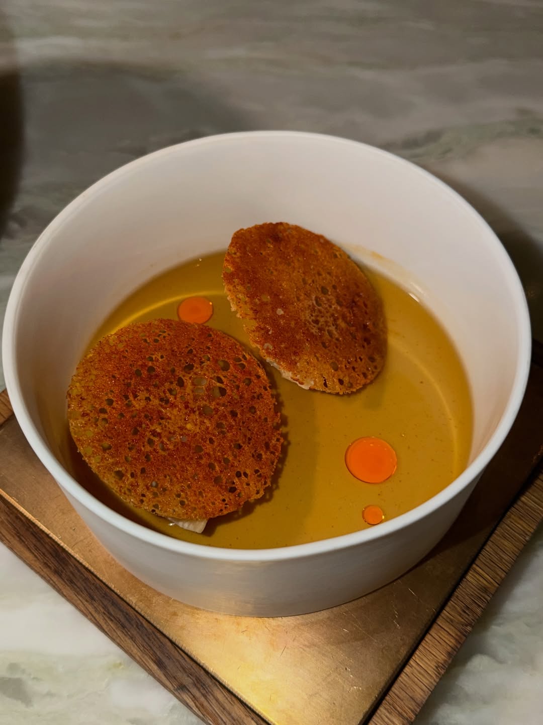 โม - มนชนก แสงฉายเพียงเพ็ญ