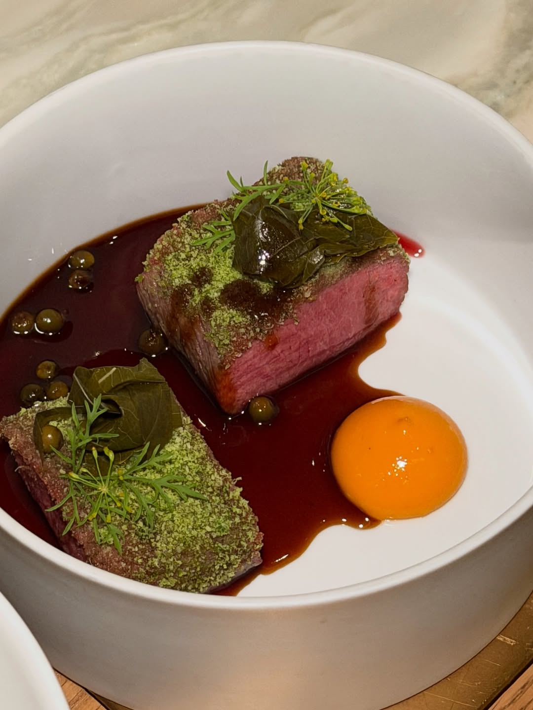 โม - มนชนก แสงฉายเพียงเพ็ญ