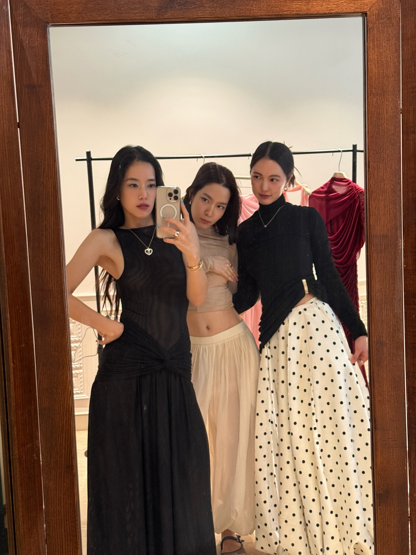 โม - มนชนก แสงฉายเพียงเพ็ญ