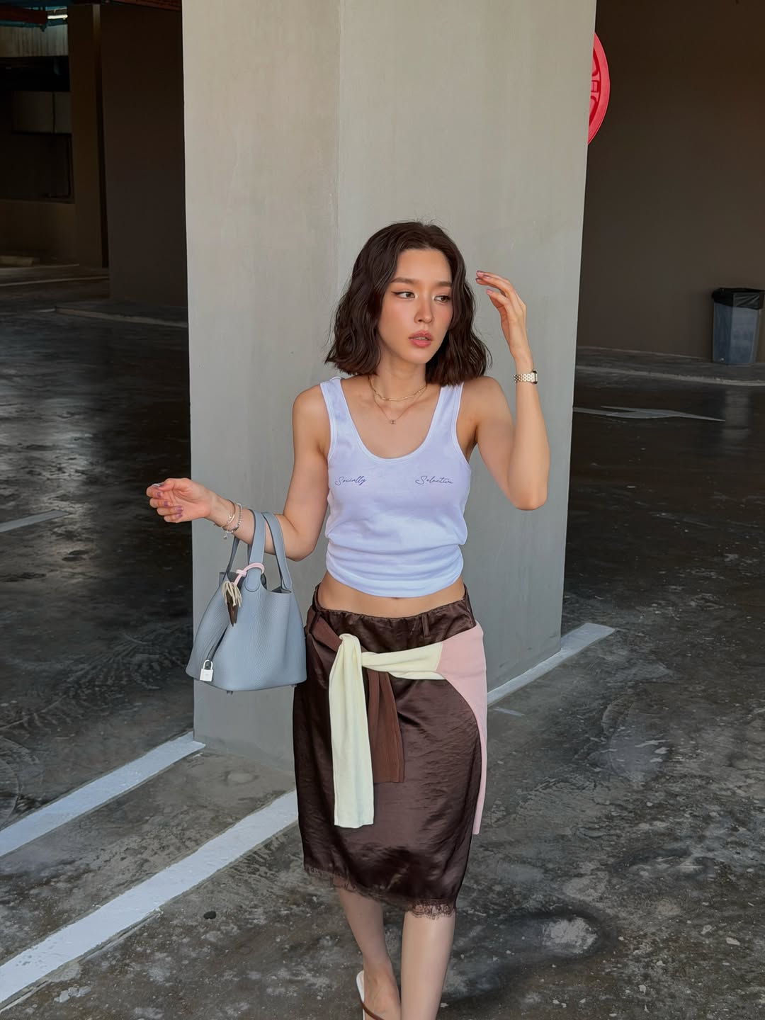 โม - มนชนก แสงฉายเพียงเพ็ญ