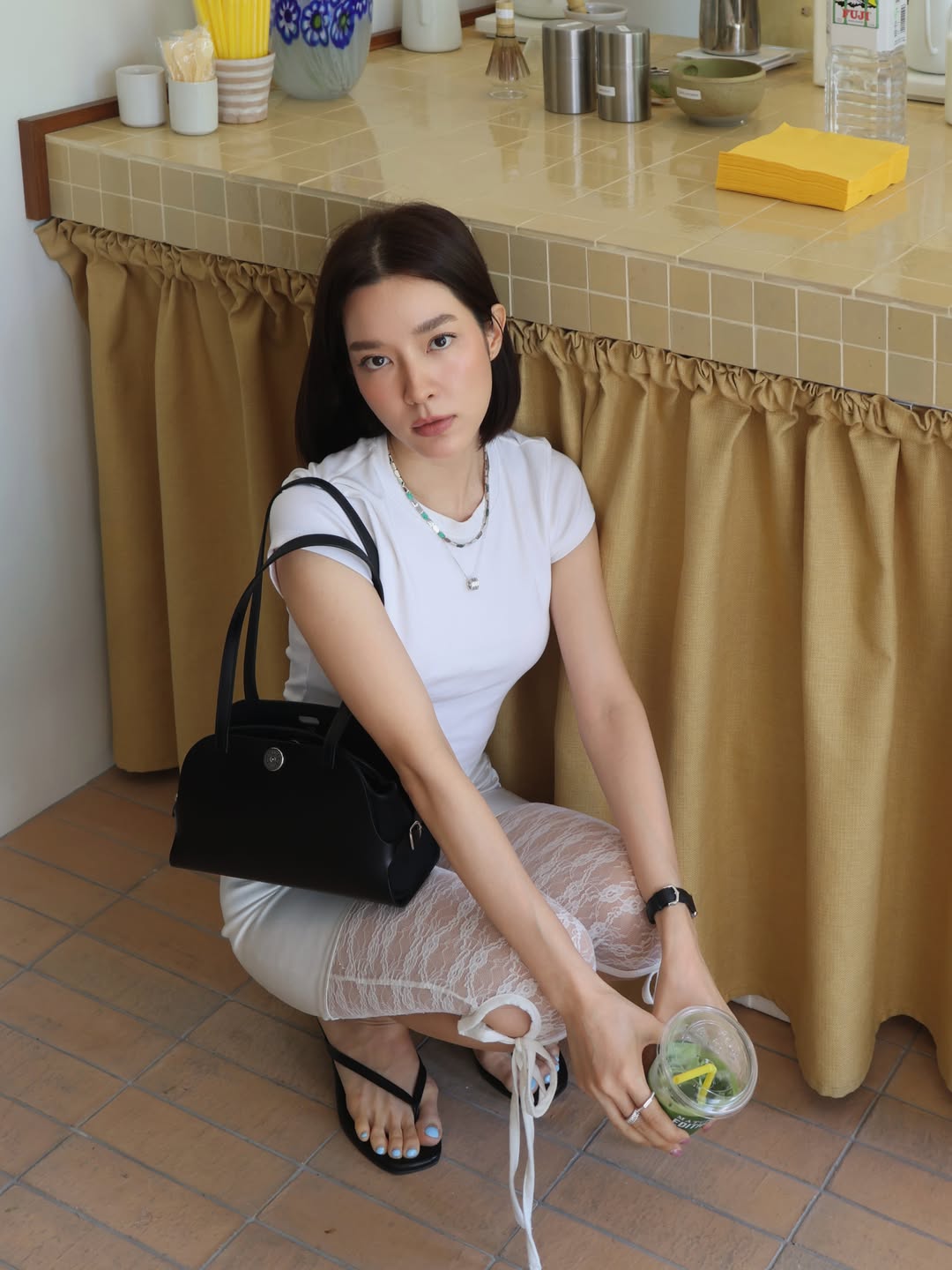 โม - มนชนก แสงฉายเพียงเพ็ญ