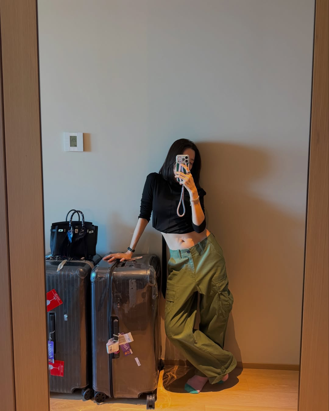 โม - มนชนก แสงฉายเพียงเพ็ญ