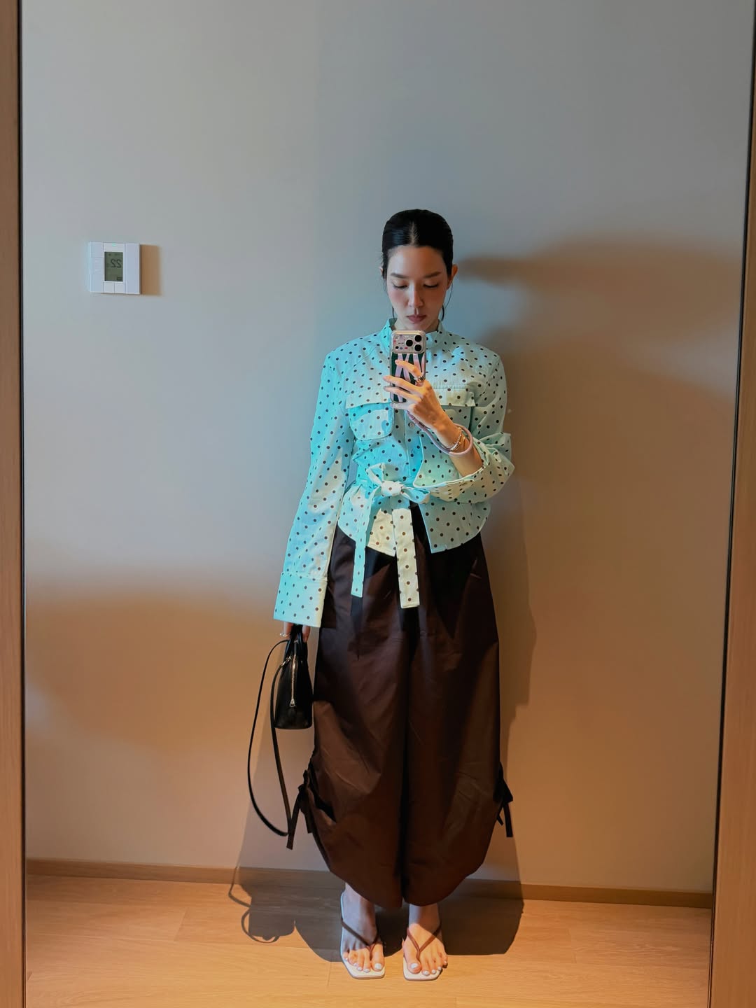 โม - มนชนก แสงฉายเพียงเพ็ญ