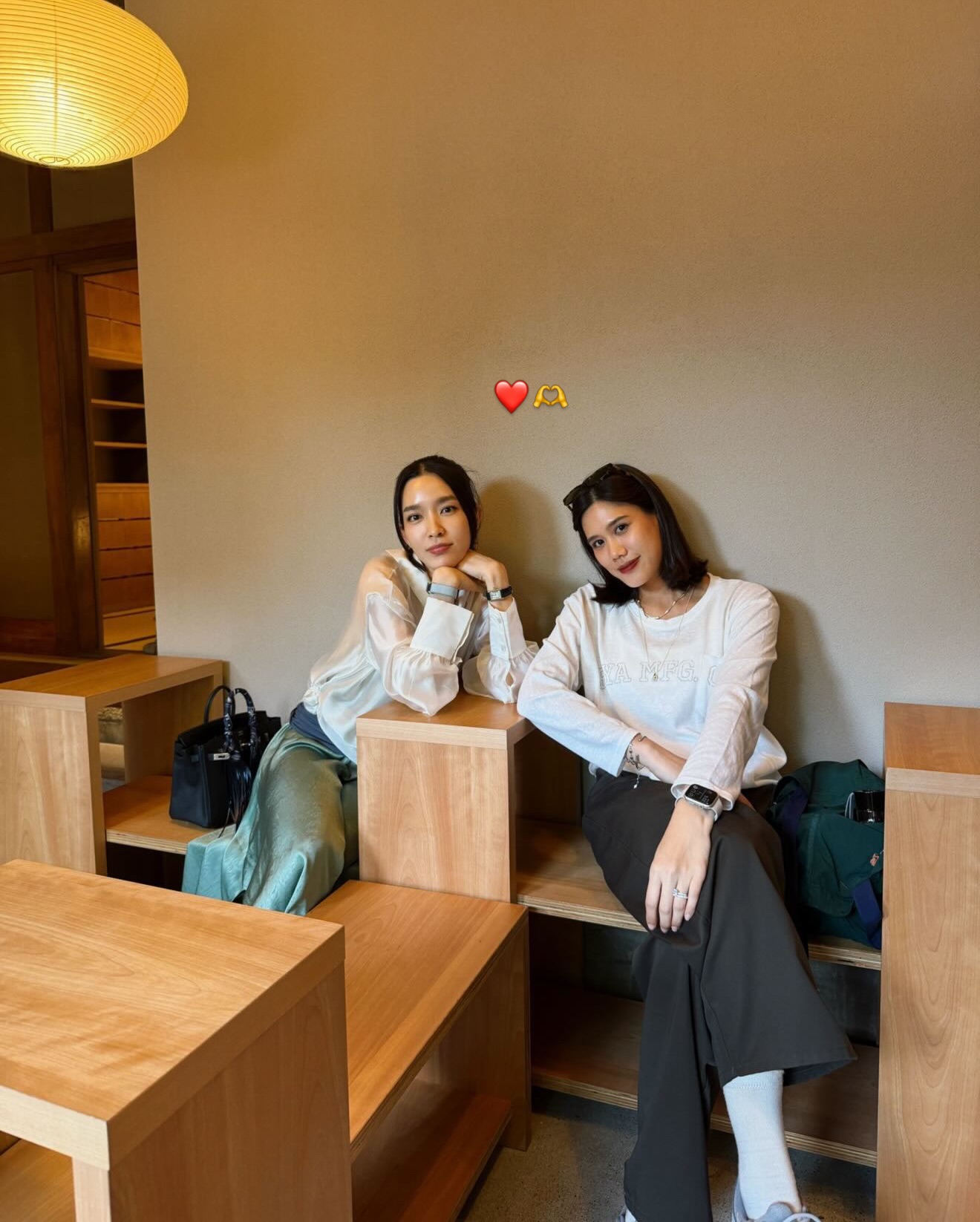 โม - มนชนก แสงฉายเพียงเพ็ญ