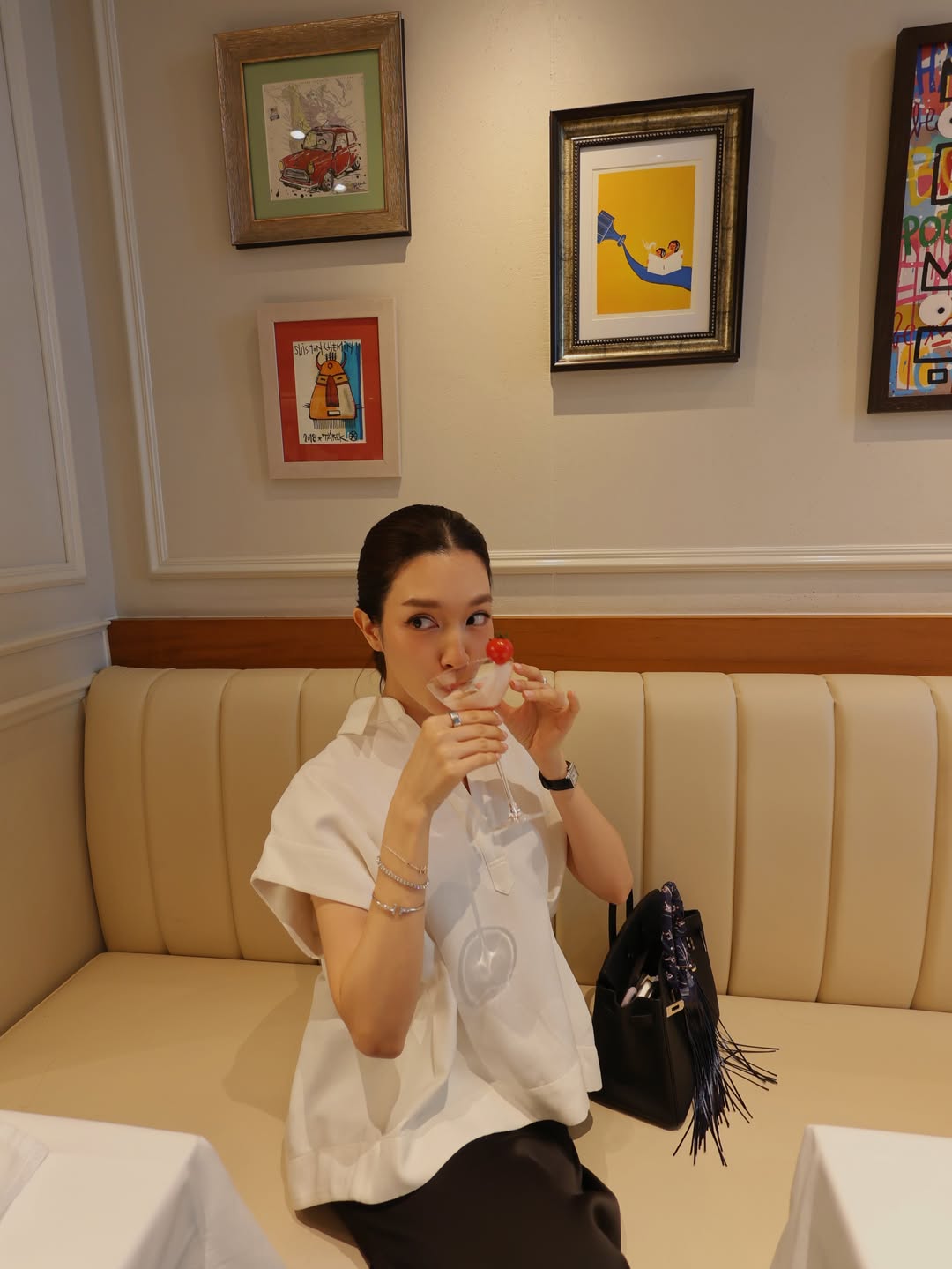 โม - มนชนก แสงฉายเพียงเพ็ญ