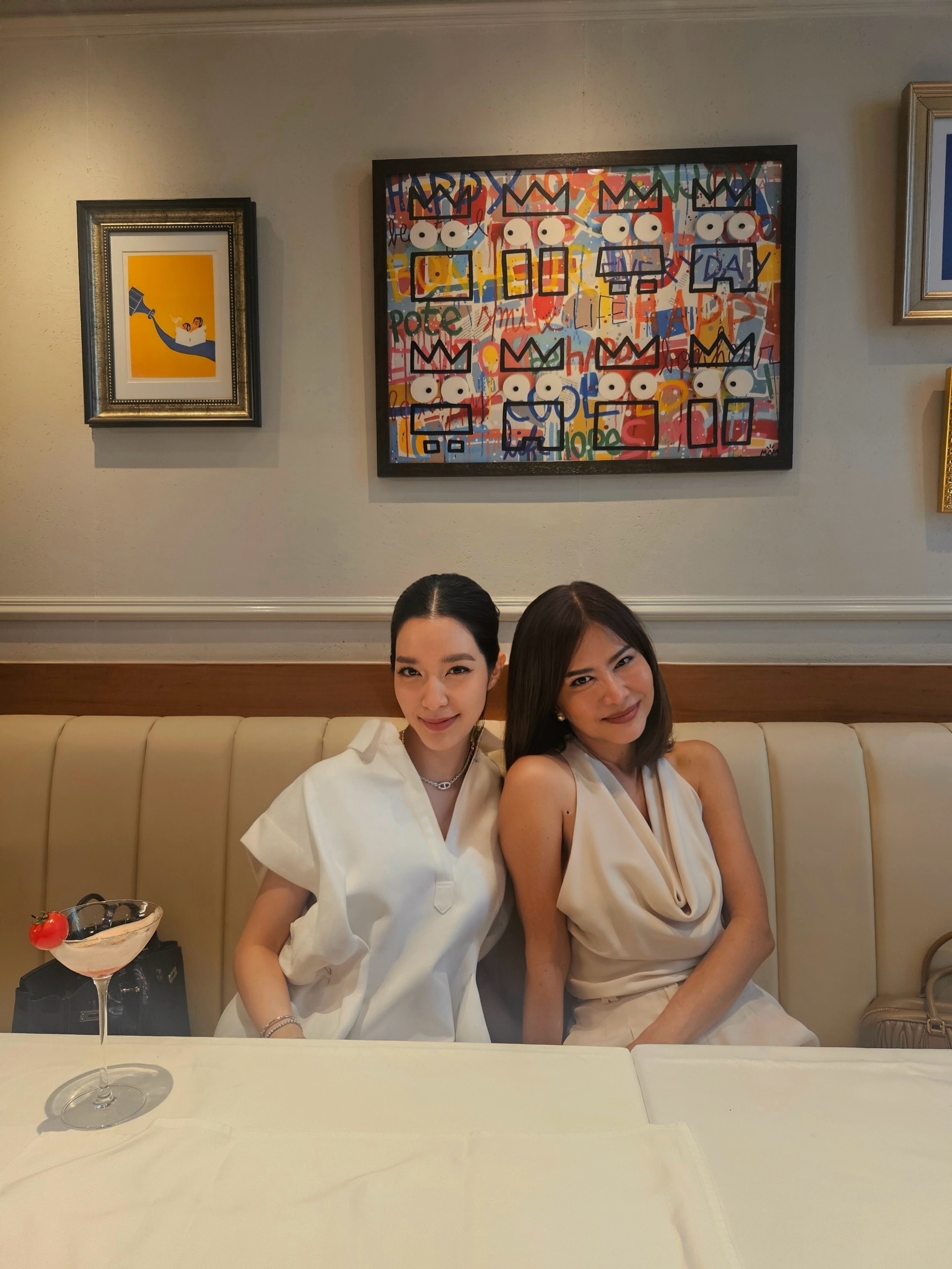 โม - มนชนก แสงฉายเพียงเพ็ญ
