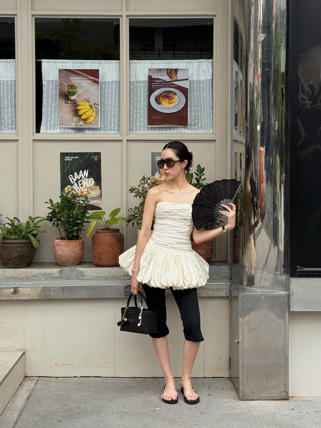 โม - มนชนก แสงฉายเพียงเพ็ญ