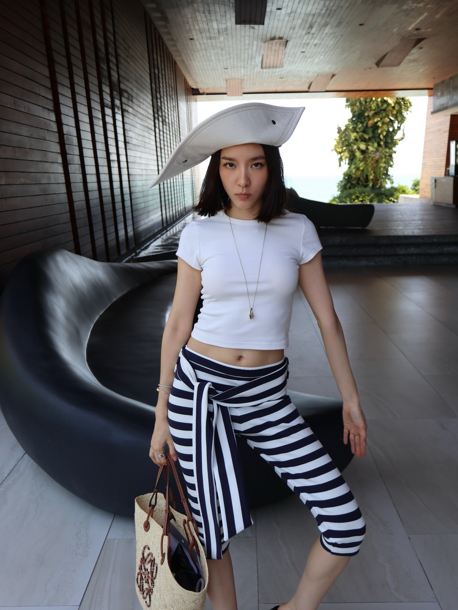 โม - มนชนก แสงฉายเพียงเพ็ญ