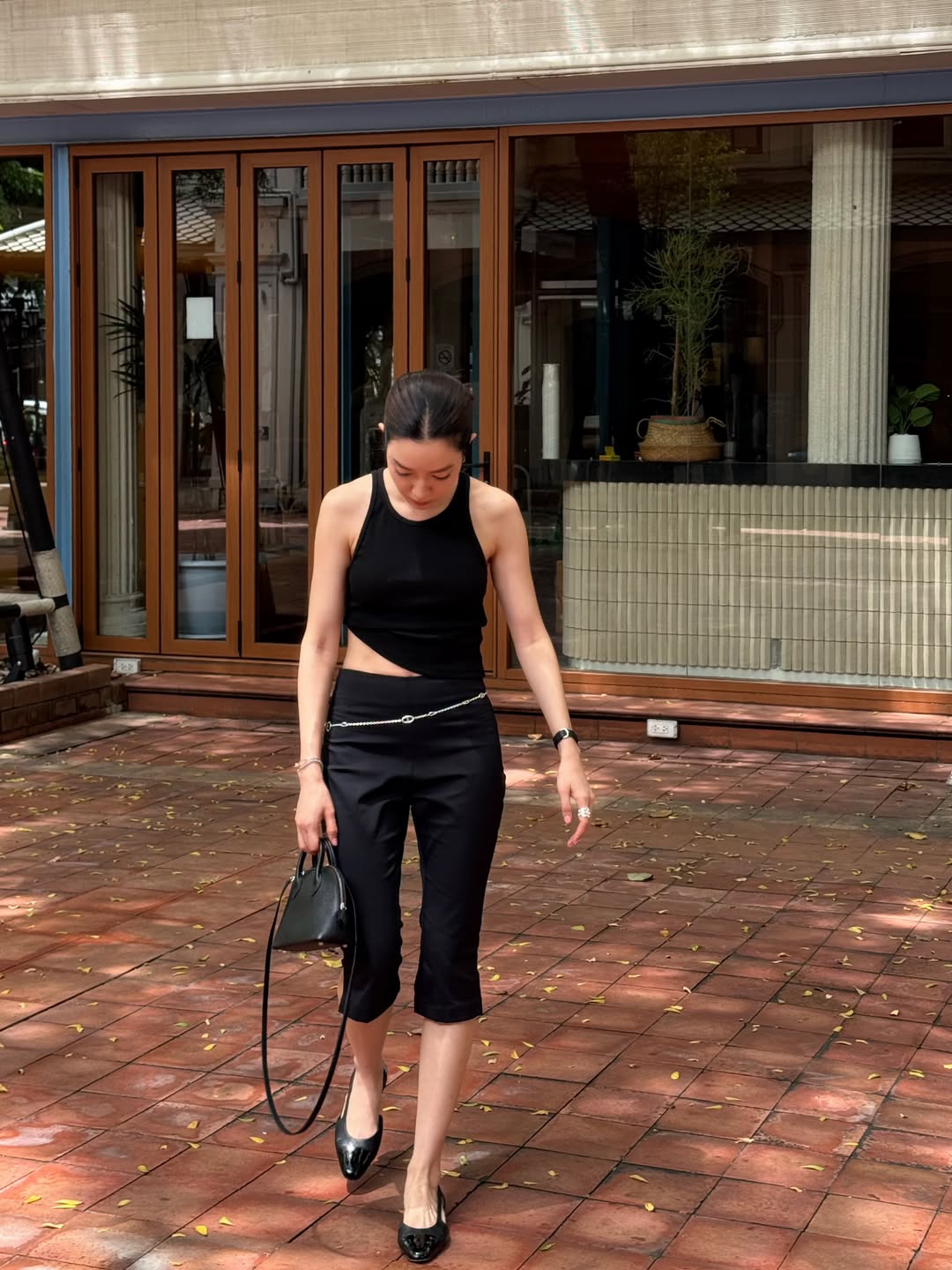 โม - มนชนก แสงฉายเพียงเพ็ญ