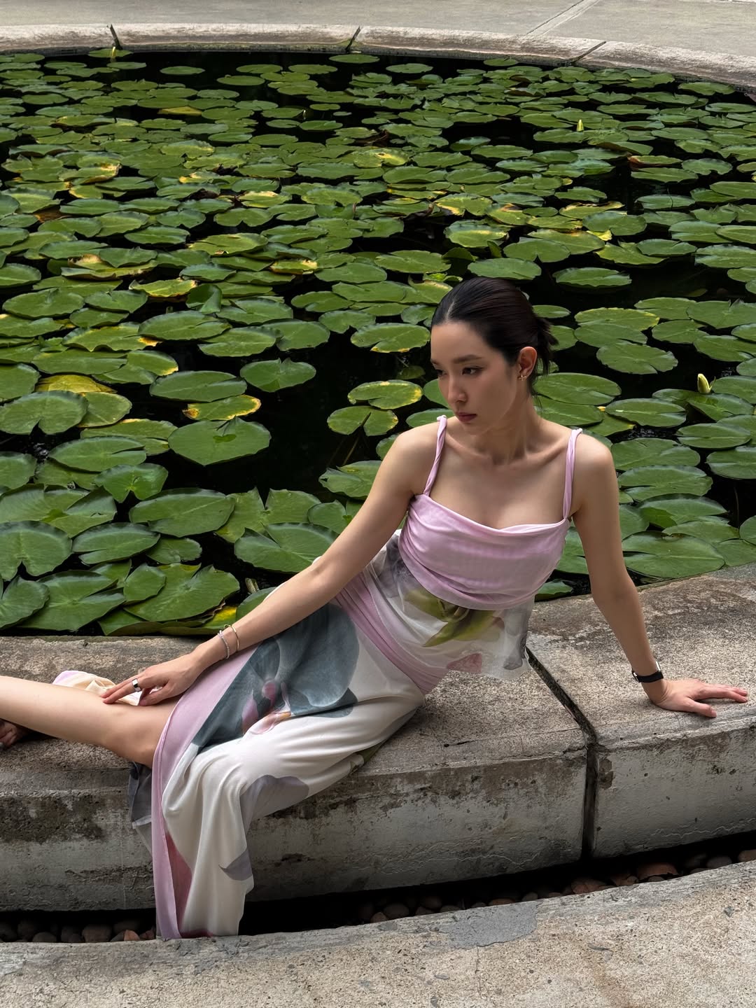 โม - มนชนก แสงฉายเพียงเพ็ญ
