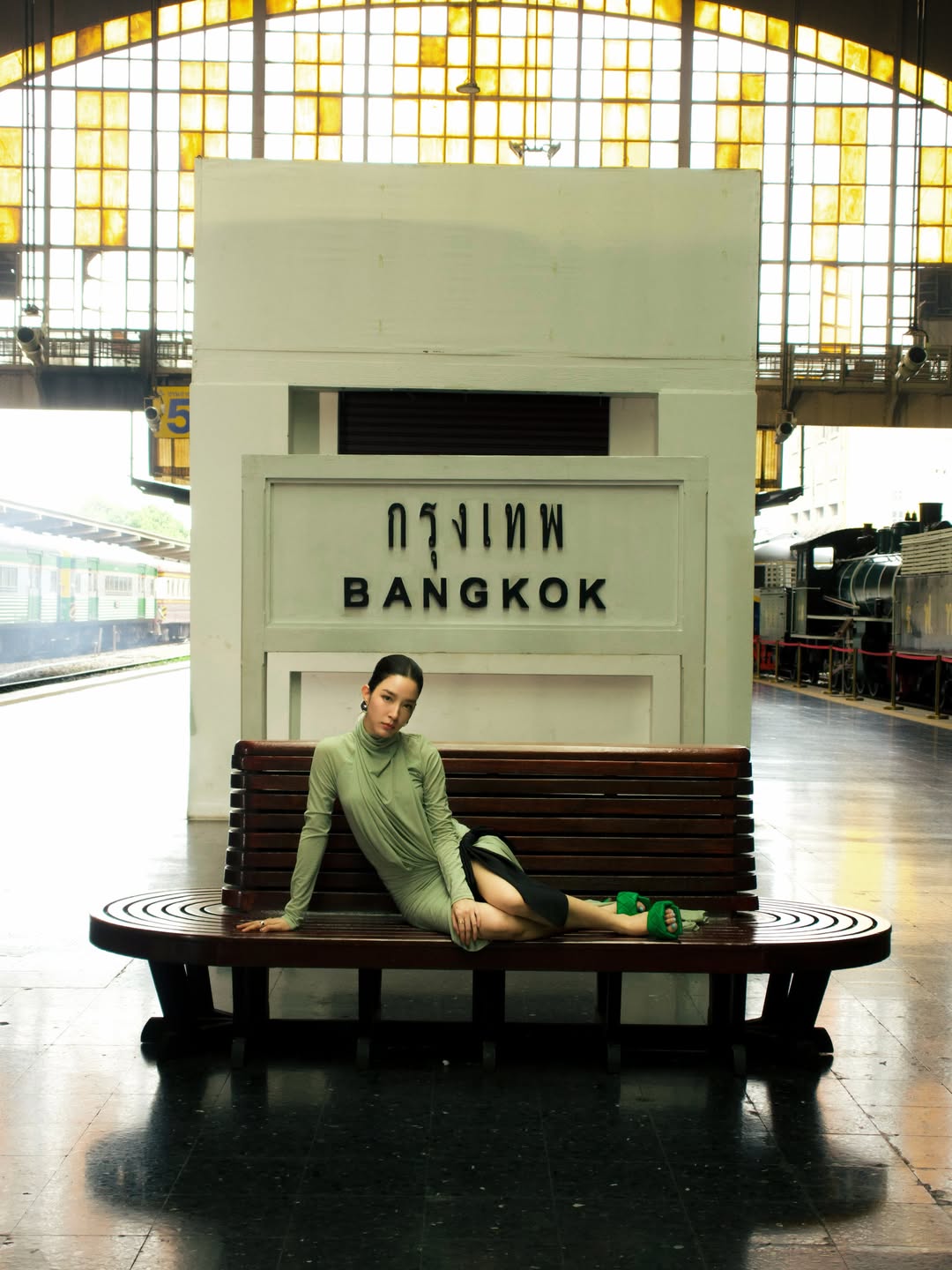 โม - มนชนก แสงฉายเพียงเพ็ญ