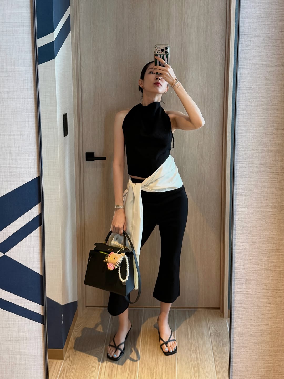 โม - มนชนก แสงฉายเพียงเพ็ญ