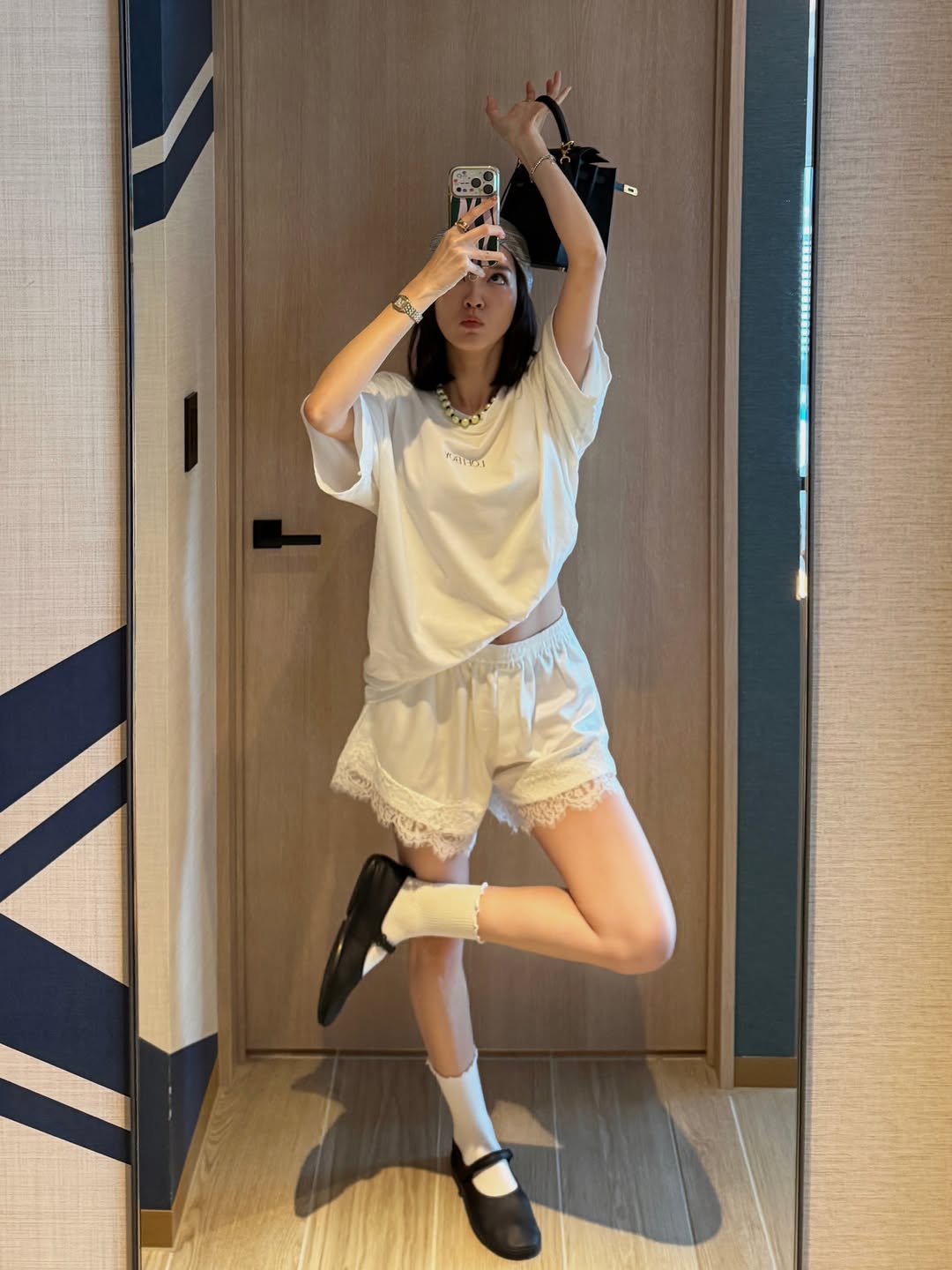 โม - มนชนก แสงฉายเพียงเพ็ญ