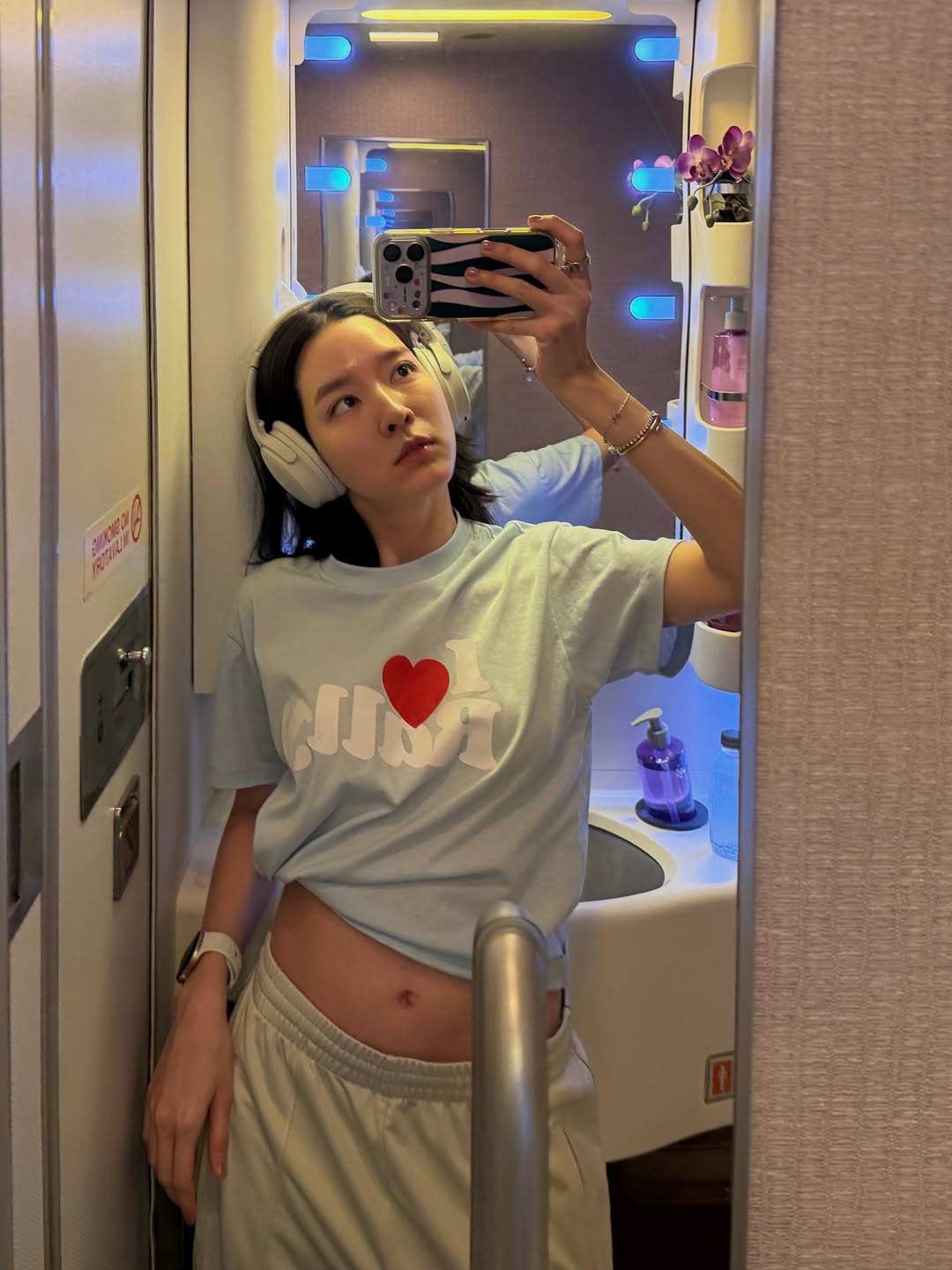 โม - มนชนก แสงฉายเพียงเพ็ญ