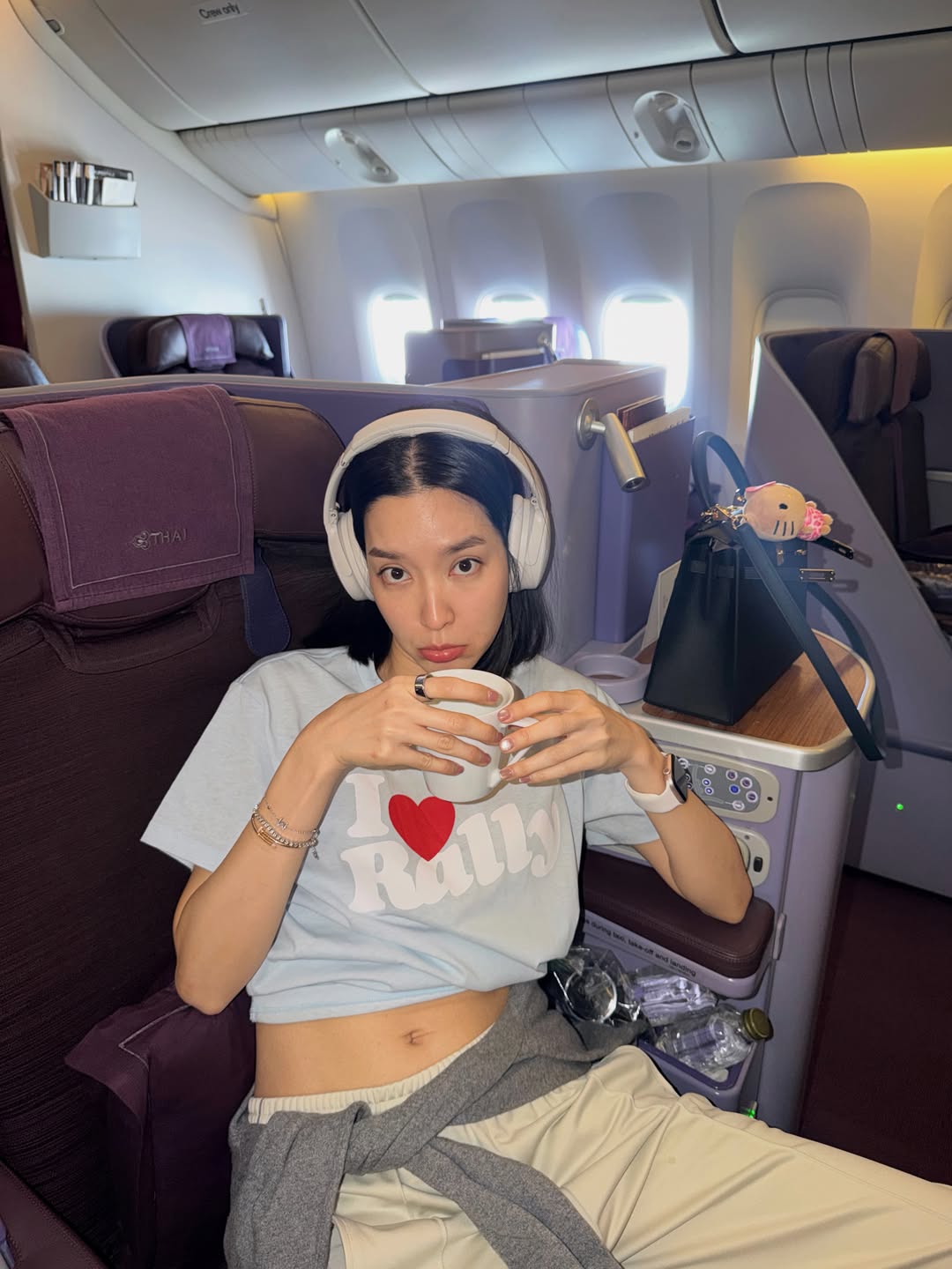 โม - มนชนก แสงฉายเพียงเพ็ญ