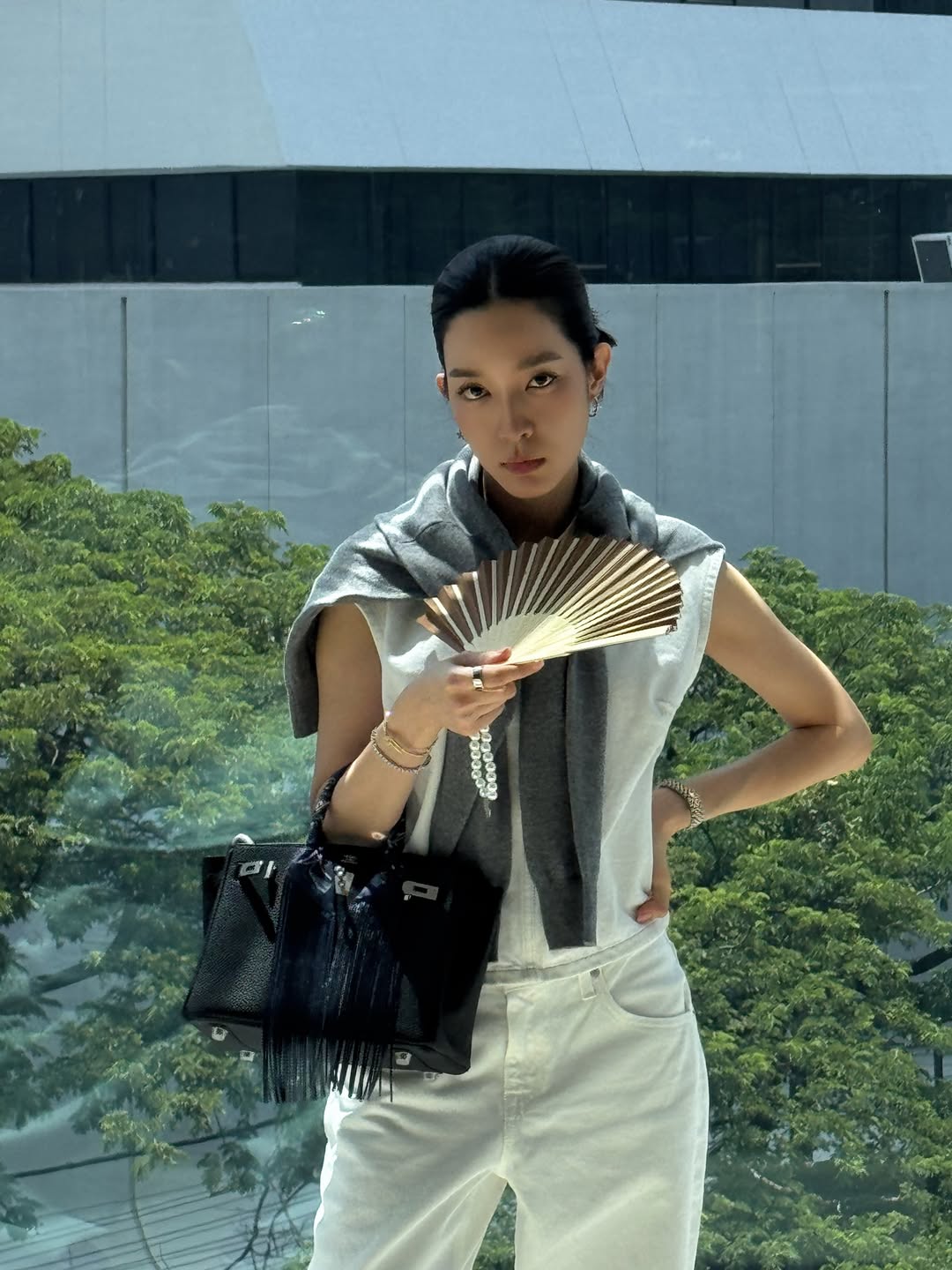 โม - มนชนก แสงฉายเพียงเพ็ญ