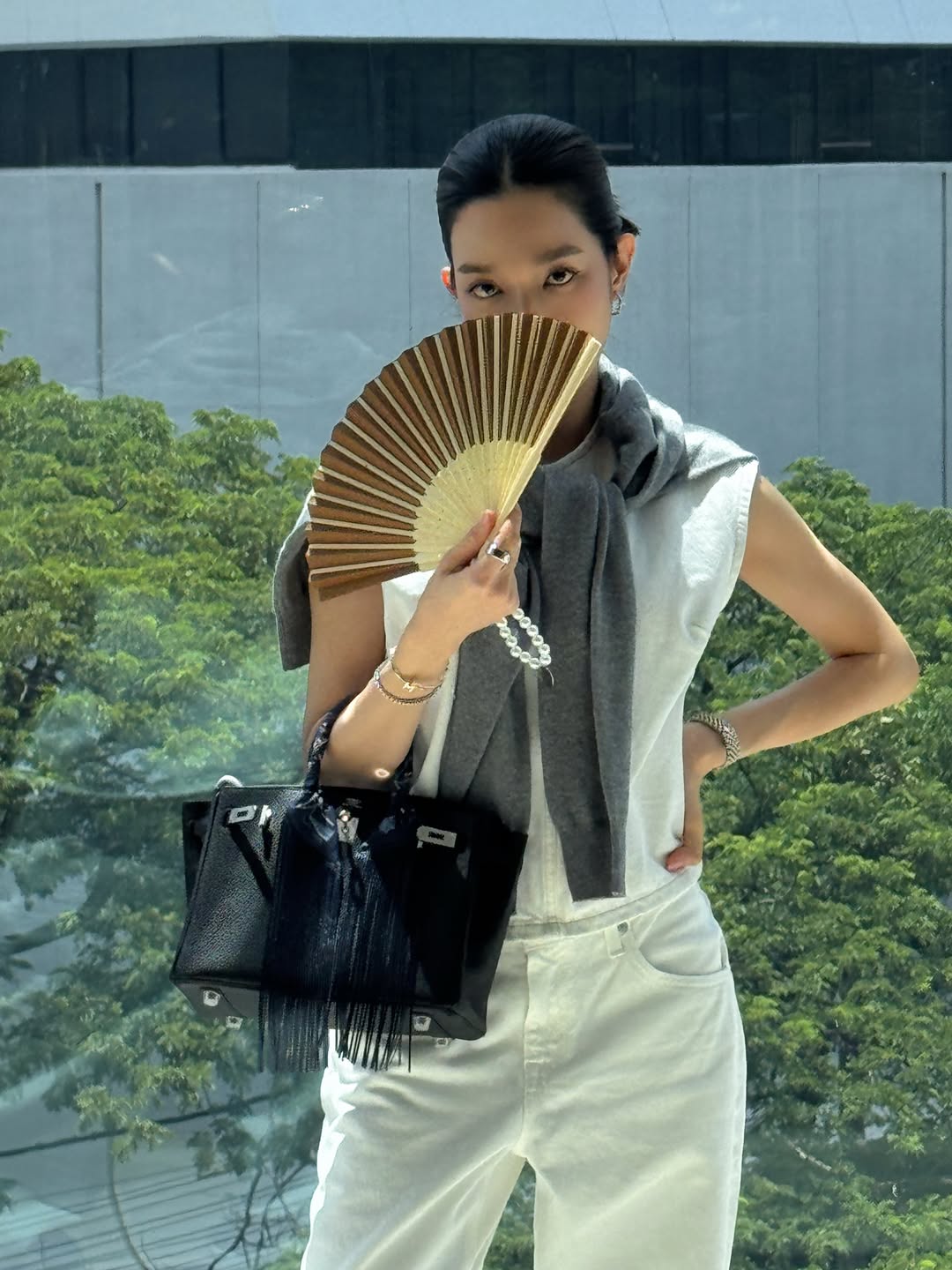 โม - มนชนก แสงฉายเพียงเพ็ญ