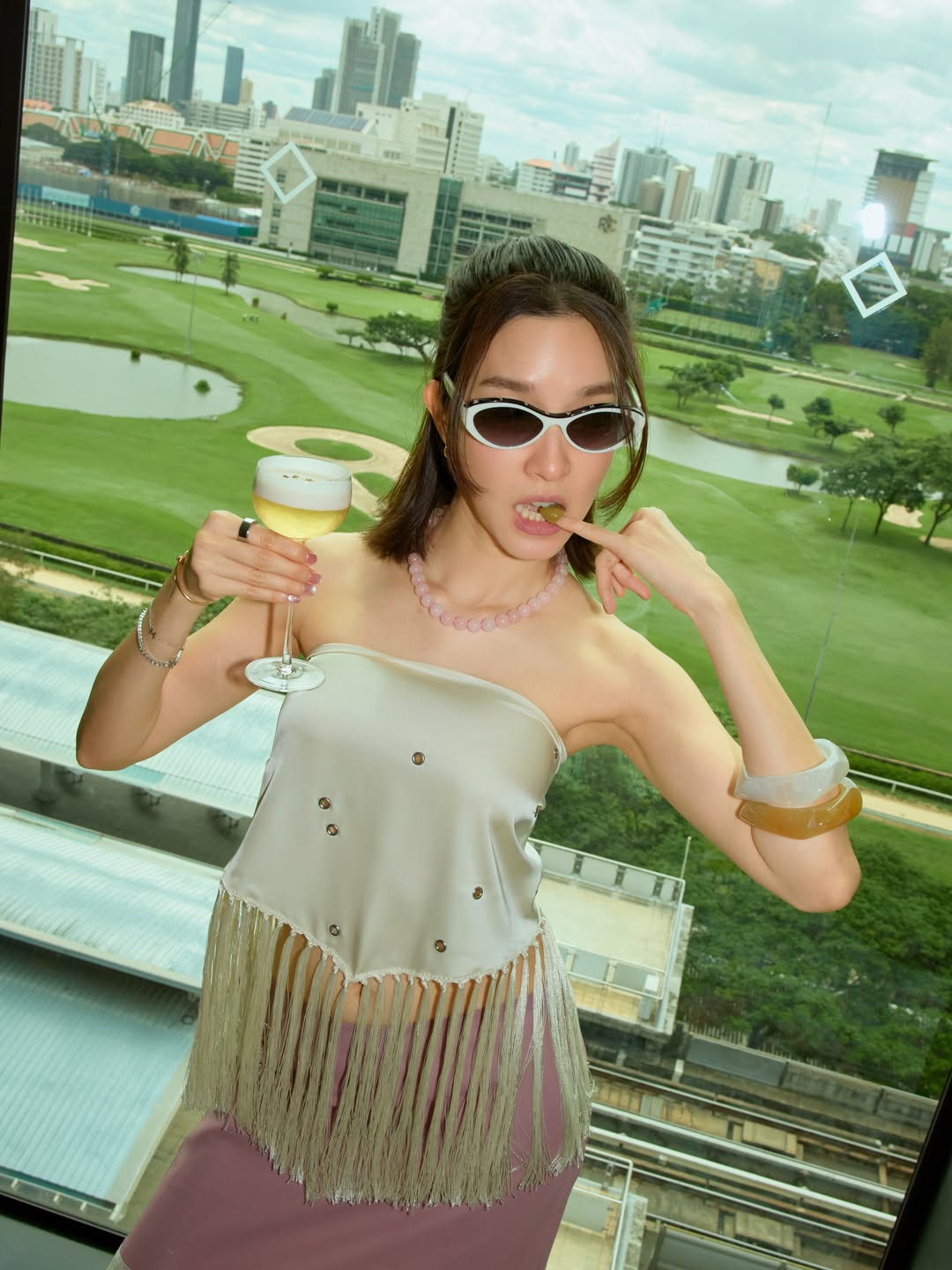 โม - มนชนก แสงฉายเพียงเพ็ญ