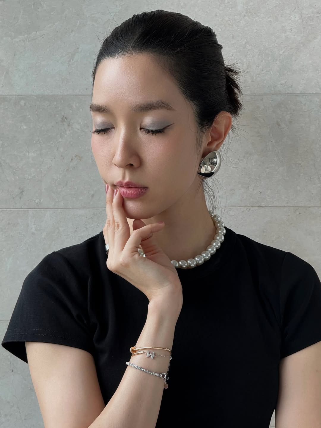 โม - มนชนก แสงฉายเพียงเพ็ญ