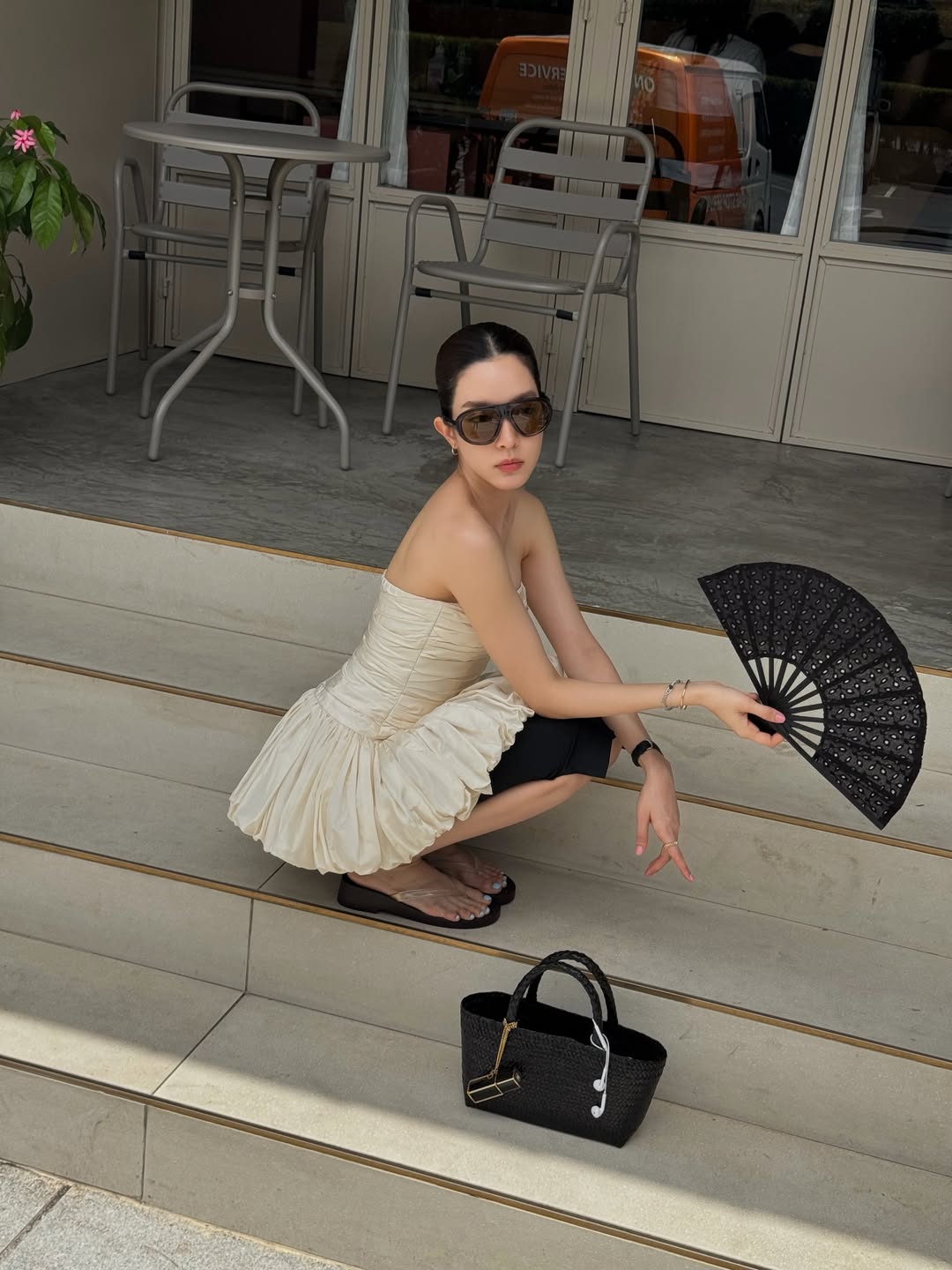 โม - มนชนก แสงฉายเพียงเพ็ญ