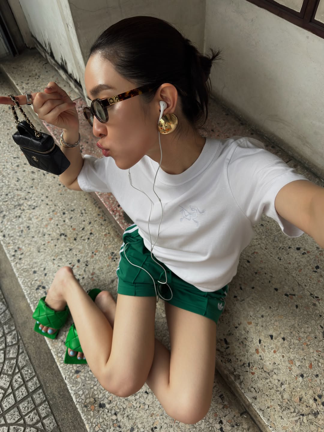 โม - มนชนก แสงฉายเพียงเพ็ญ
