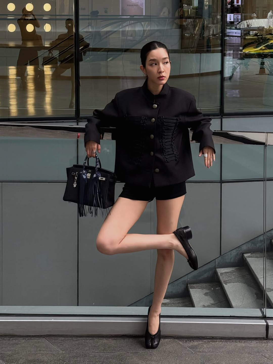 โม - มนชนก แสงฉายเพียงเพ็ญ