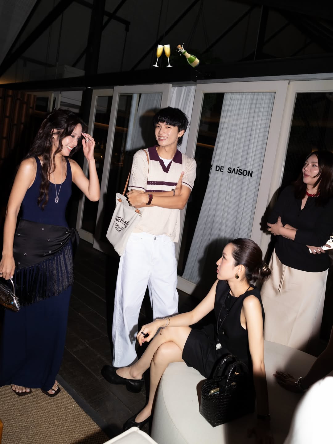 โม - มนชนก แสงฉายเพียงเพ็ญ
