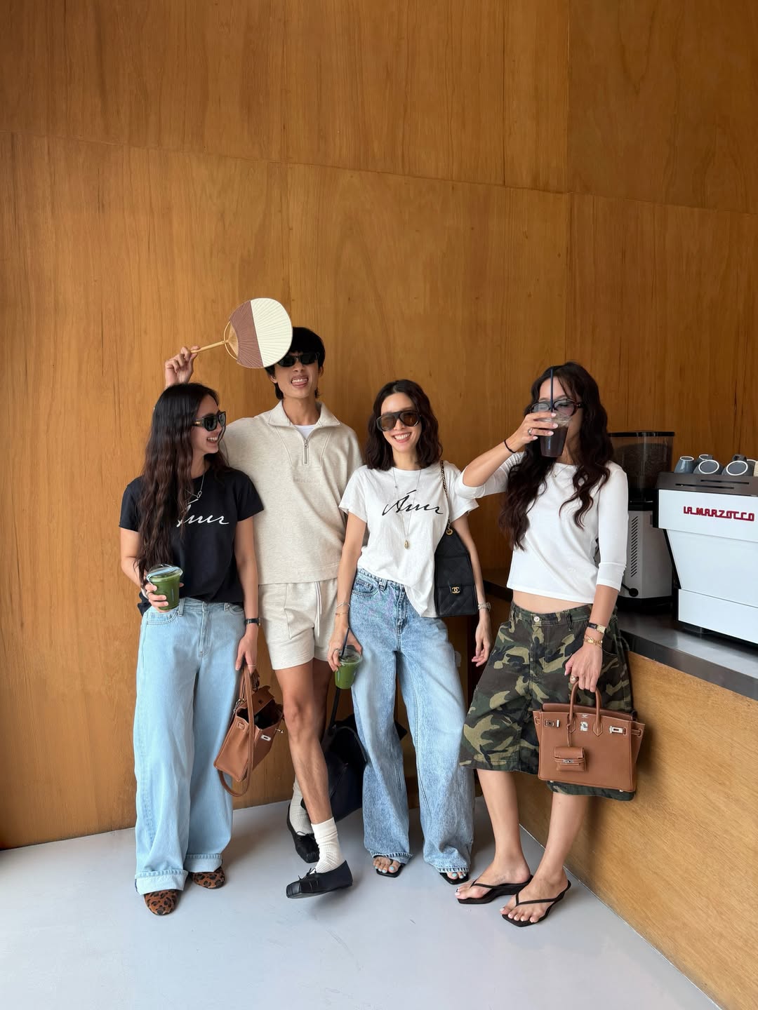 โม - มนชนก แสงฉายเพียงเพ็ญ