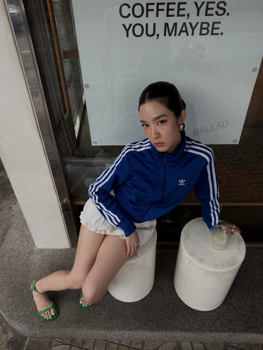 โม - มนชนก แสงฉายเพียงเพ็ญ