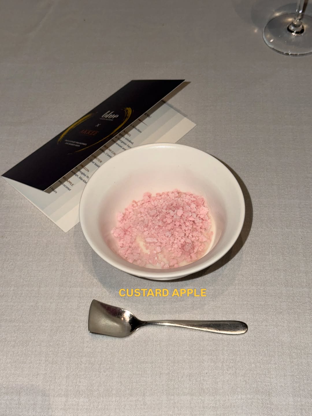 โม - มนชนก แสงฉายเพียงเพ็ญ