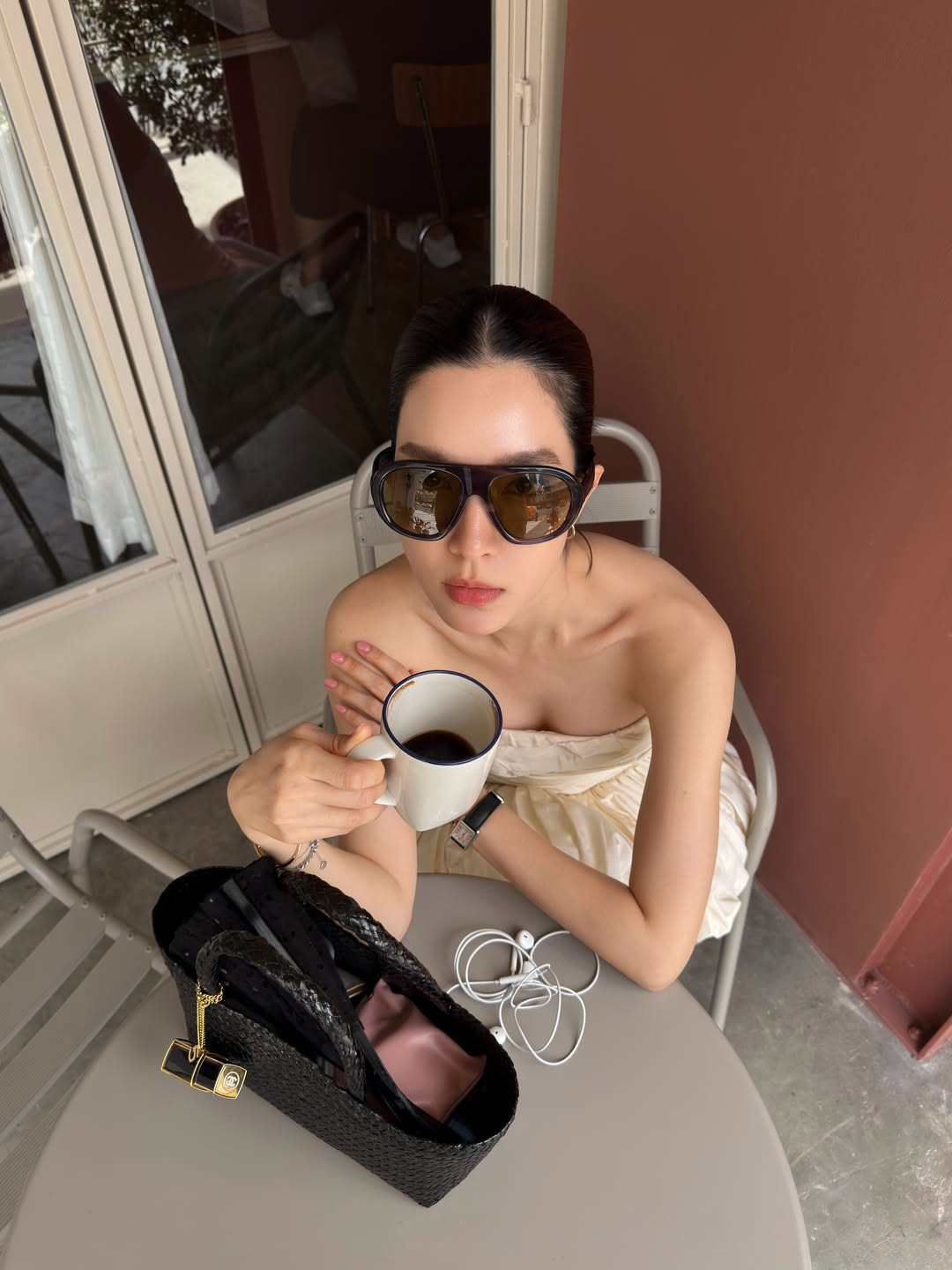 โม - มนชนก แสงฉายเพียงเพ็ญ