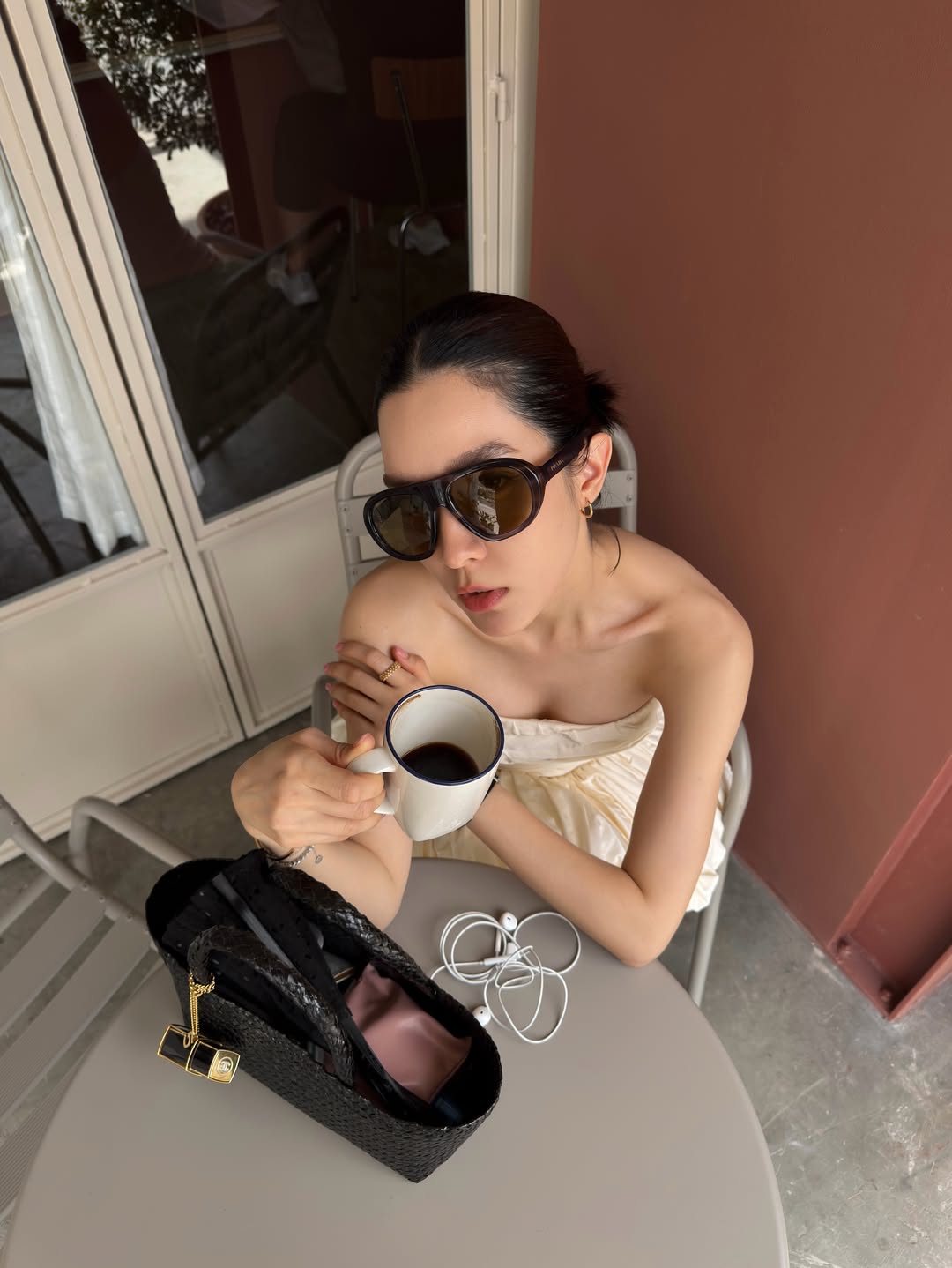 โม - มนชนก แสงฉายเพียงเพ็ญ
