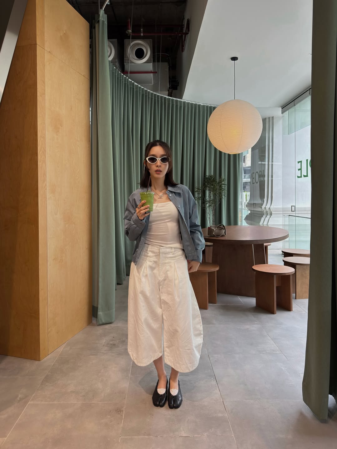โม - มนชนก แสงฉายเพียงเพ็ญ