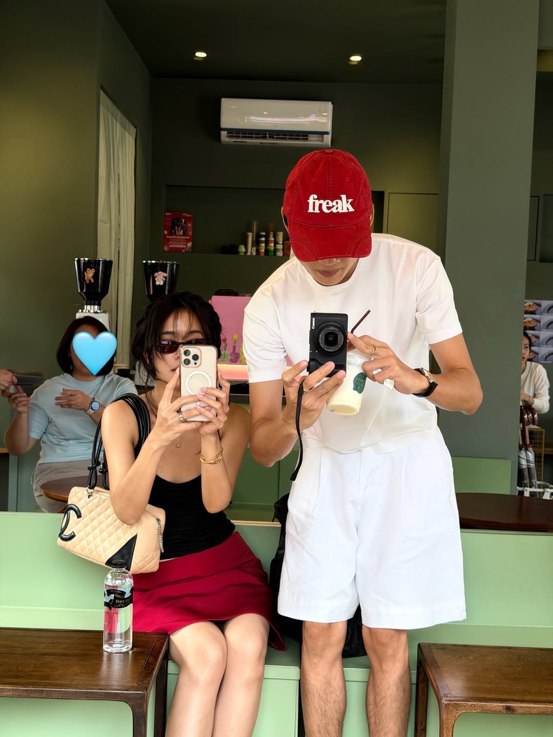 โม - มนชนก แสงฉายเพียงเพ็ญ