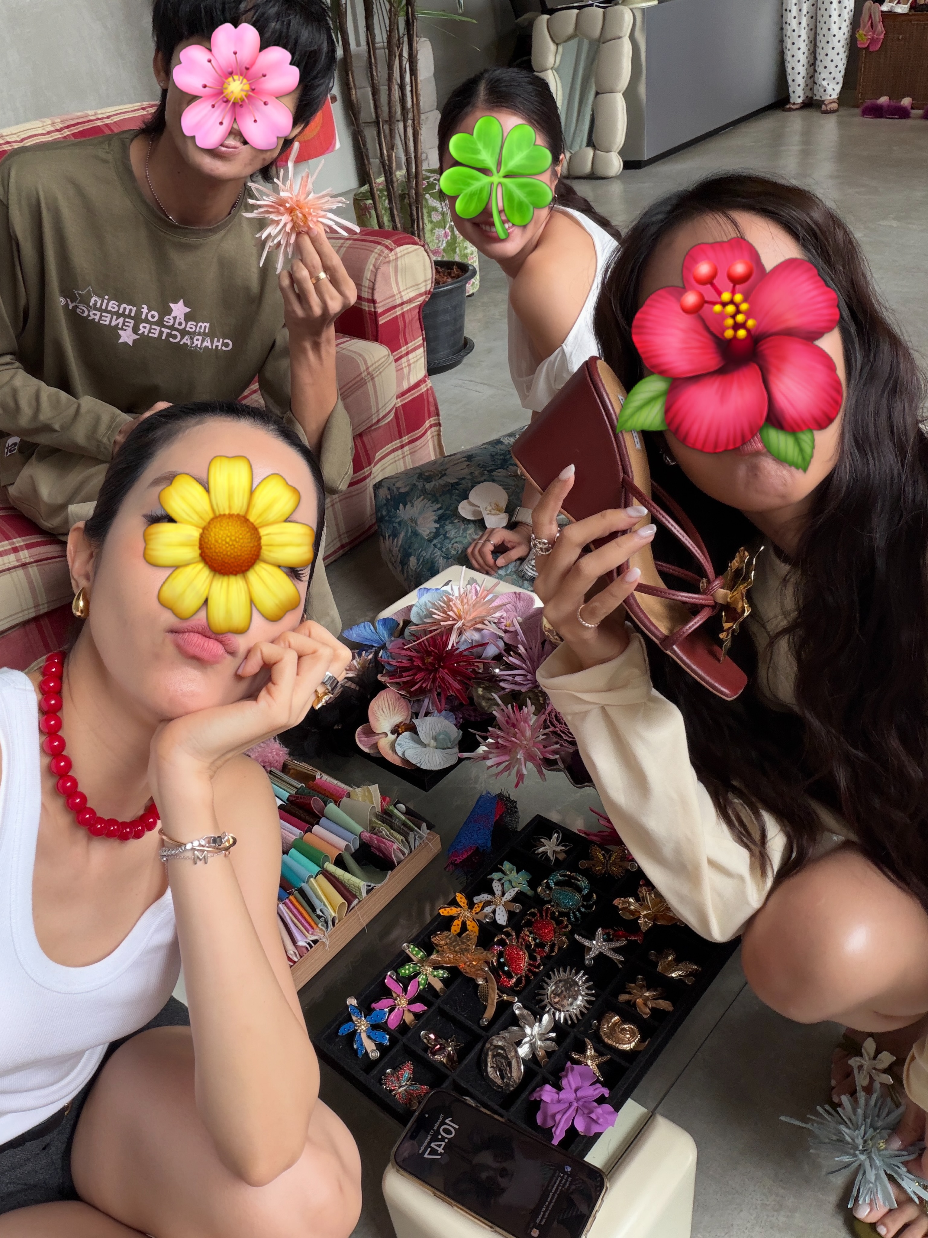 โม - มนชนก แสงฉายเพียงเพ็ญ