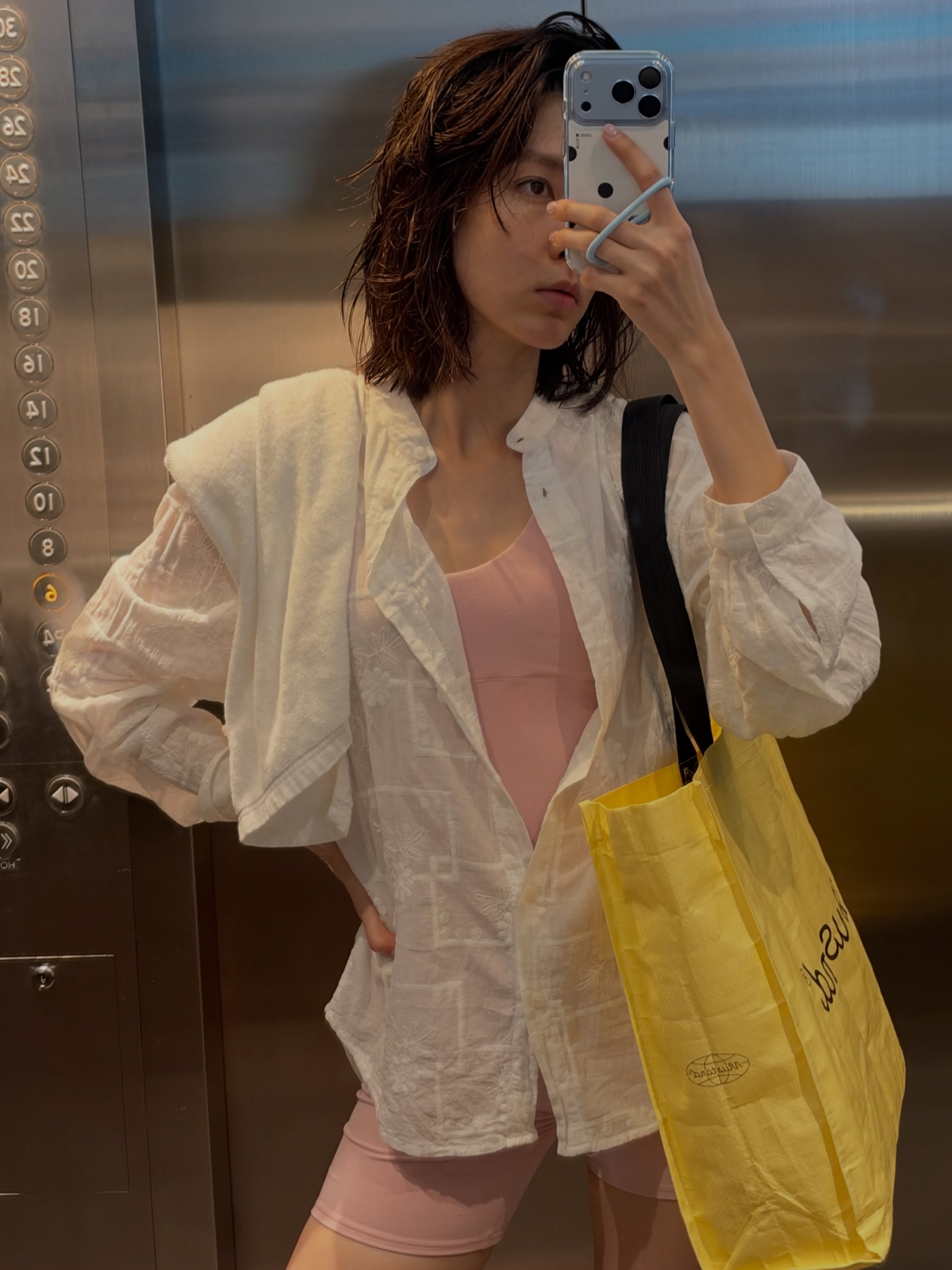โม - มนชนก แสงฉายเพียงเพ็ญ