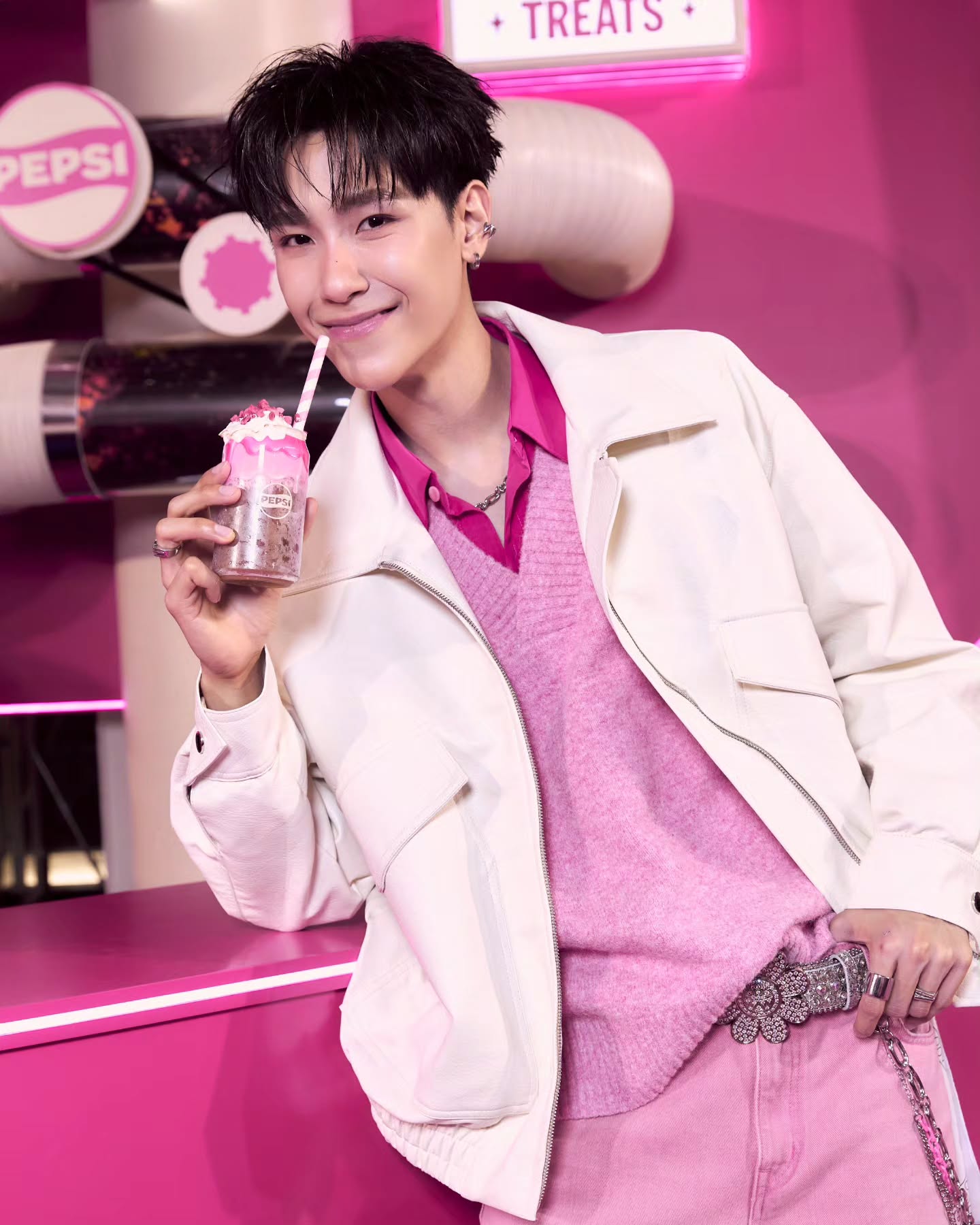 จูเนียร์ - ปณชัย ศรีอาริยะรุ่งเรือง