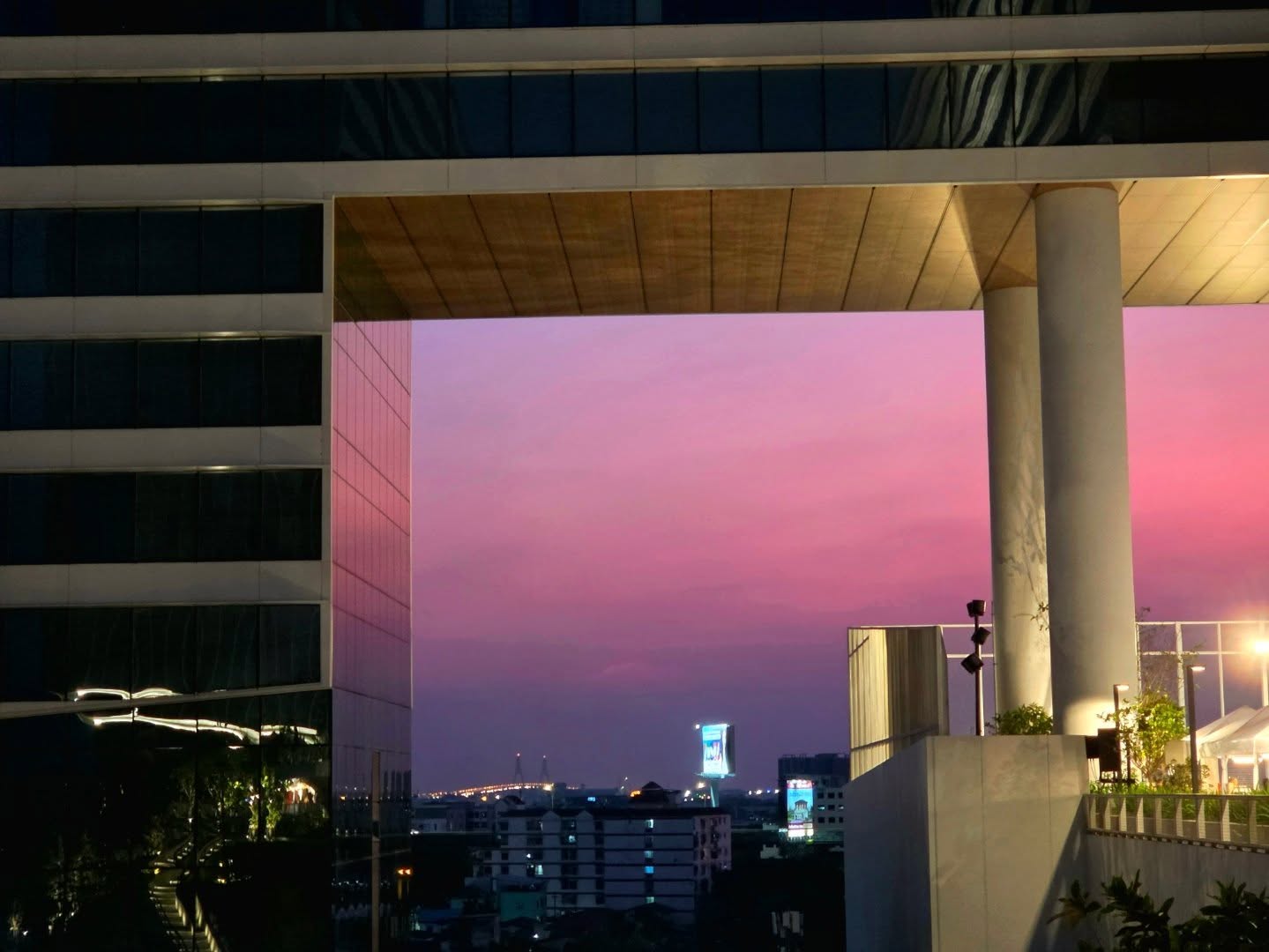 จูเนียร์ - ปณชัย ศรีอาริยะรุ่งเรือง