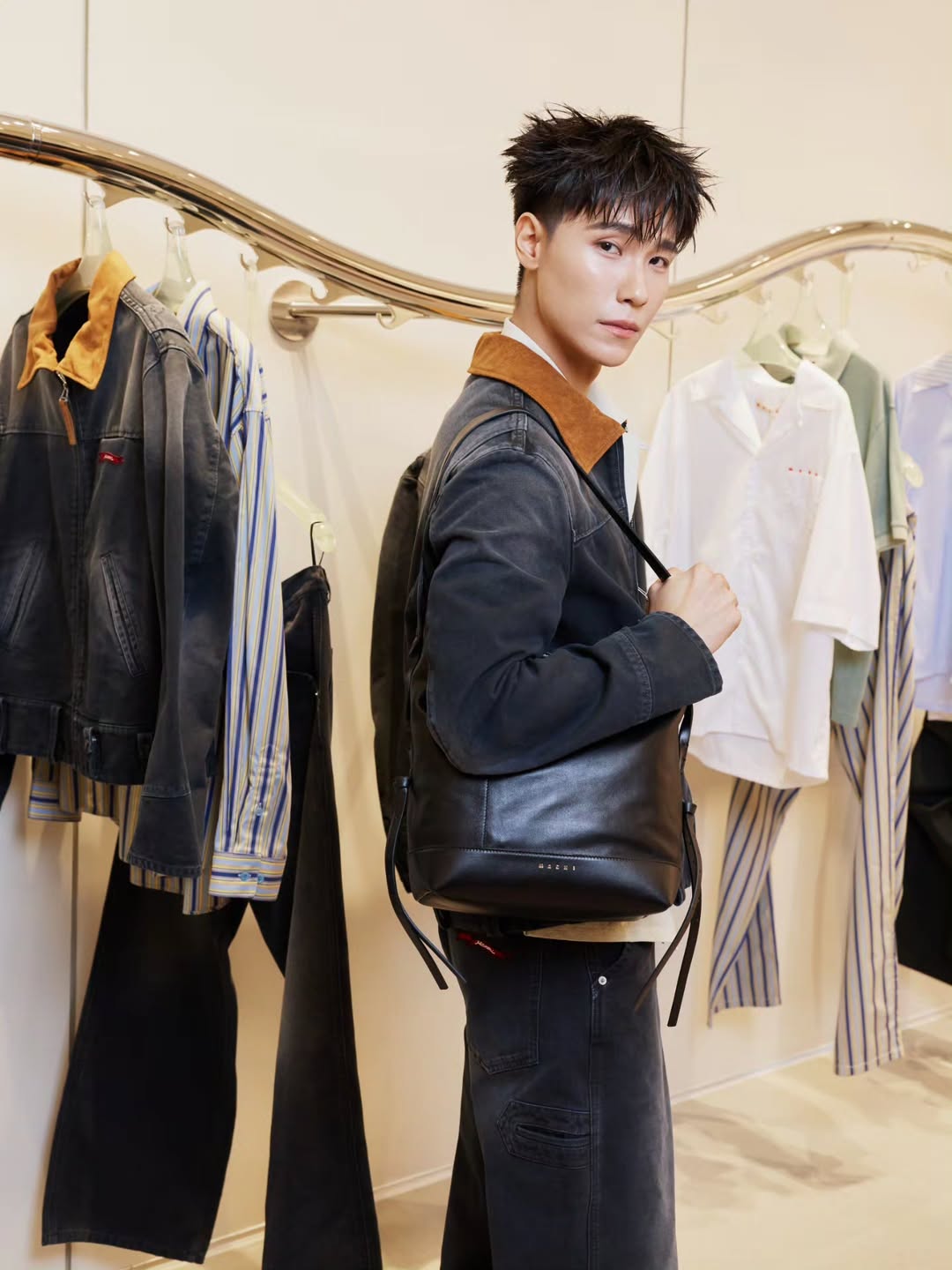 จูเนียร์ - ปณชัย ศรีอาริยะรุ่งเรือง